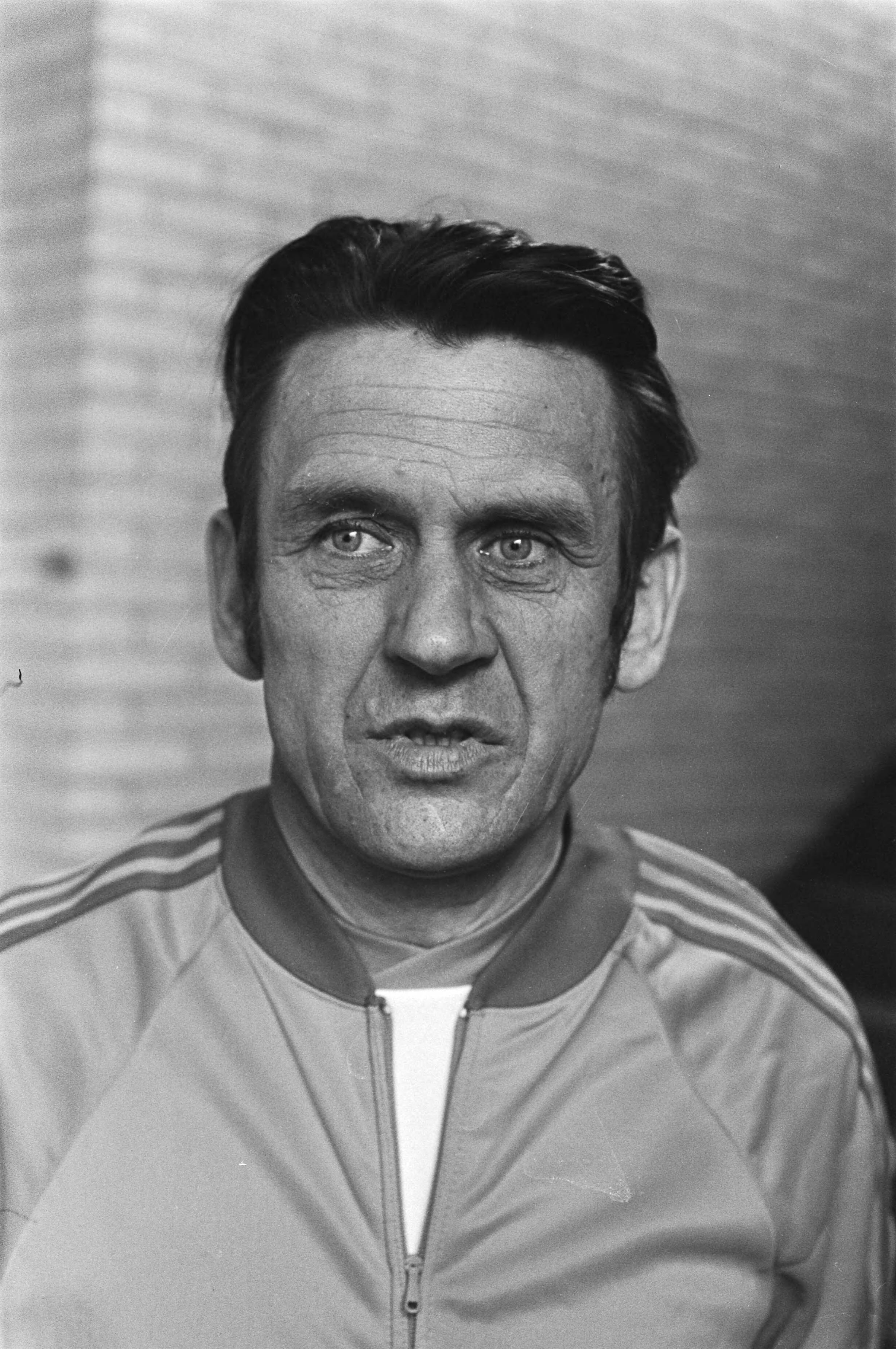 Nederlands elftal in training te Zeist — Trainer Zwartkruis — Foto: Verhoeff, Bert / Anefo. Licentie: Set B: Rechtenvrij / Publiek Domein. Bron: Nationaal Archief. http://hdl.handle.net/10648/ac9807ce-d0b4-102d-bcf8-003048976d84