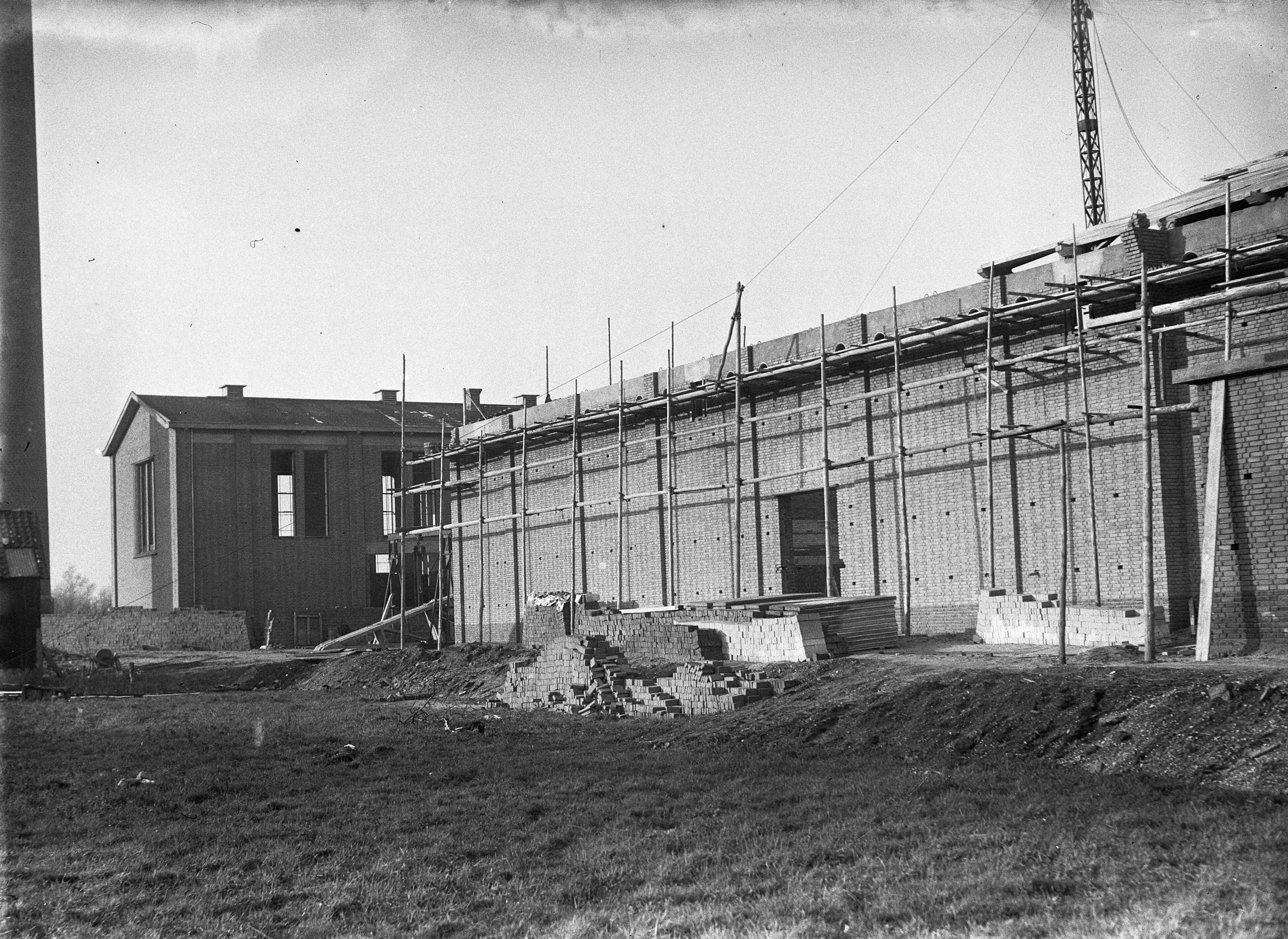 Fotocollectie Anefo — Wederopbouw Winschoten. Graaf Lodewijkstraat — Foto: Sagers, Harry / Anefo. Licentie: Set B: Rechtenvrij / Publiek Domein. Bron: Nationaal Archief. http://hdl.handle.net/10648/a8afb2e2-d0b4-102d-bcf8-003048976d84