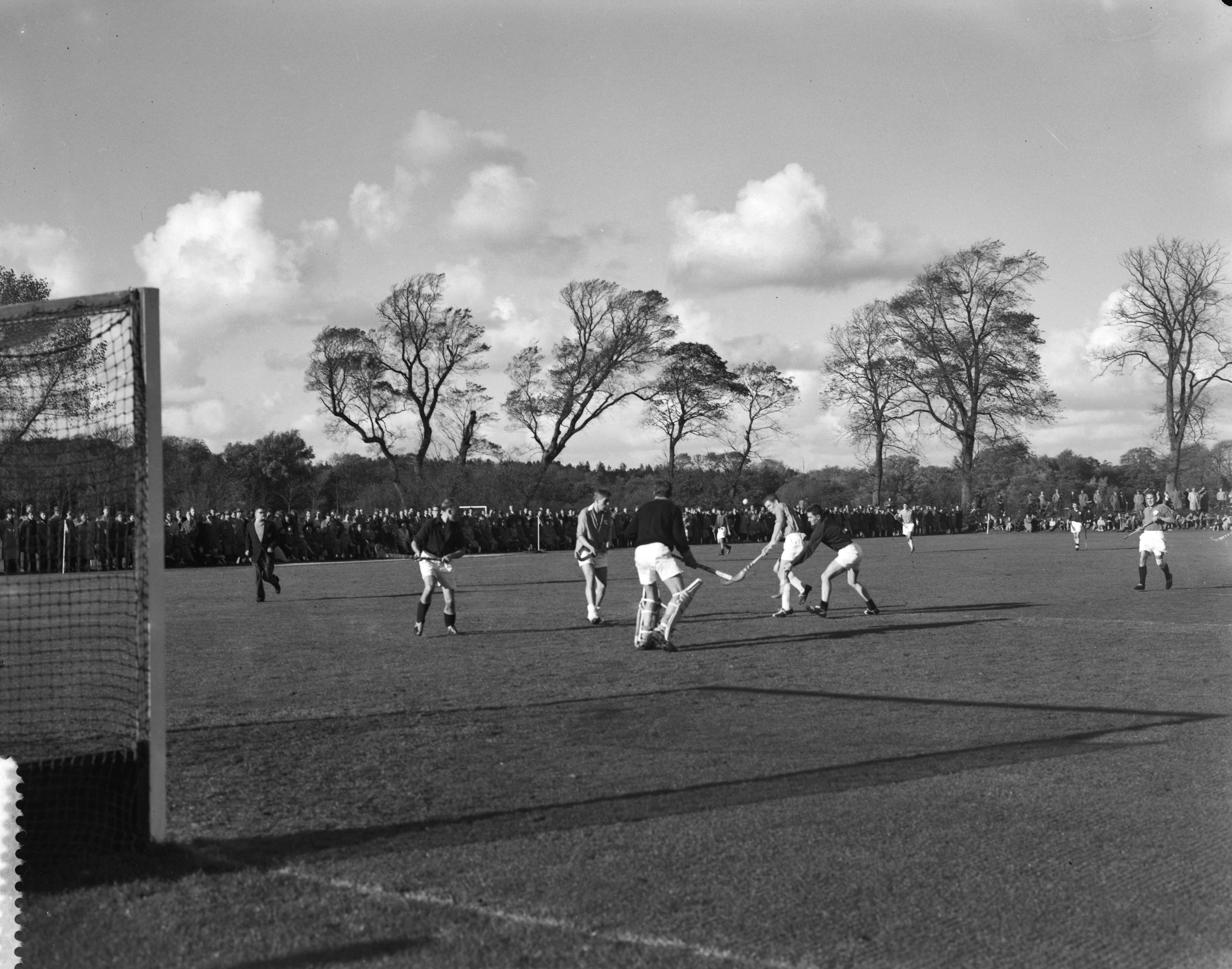 Fotocollectie Anefo — Hockey. BMHC tegen TOGO 1-0. Spelmoment — Foto: Pot, Harry / Anefo. Licentie: Set B: Rechtenvrij / Publiek Domein. Bron: Nationaal Archief. http://hdl.handle.net/10648/a96cb09a-d0b4-102d-bcf8-003048976d84
