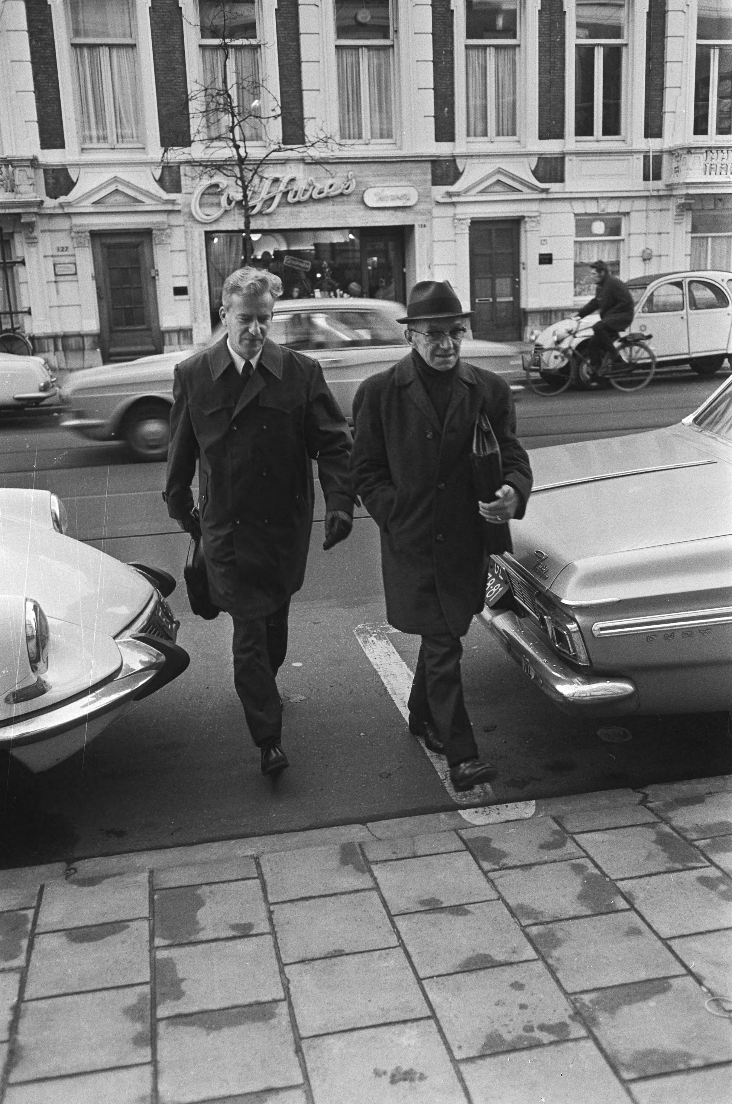 Fotocollectie Anefo — Loonoverleg in SER-gebouw, Den Haag — Foto: Koch, Eric / Anefo. Licentie: Set B: Rechtenvrij / Publiek Domein. Bron: Nationaal Archief. http://hdl.handle.net/10648/abaa8300-d0b4-102d-bcf8-003048976d84