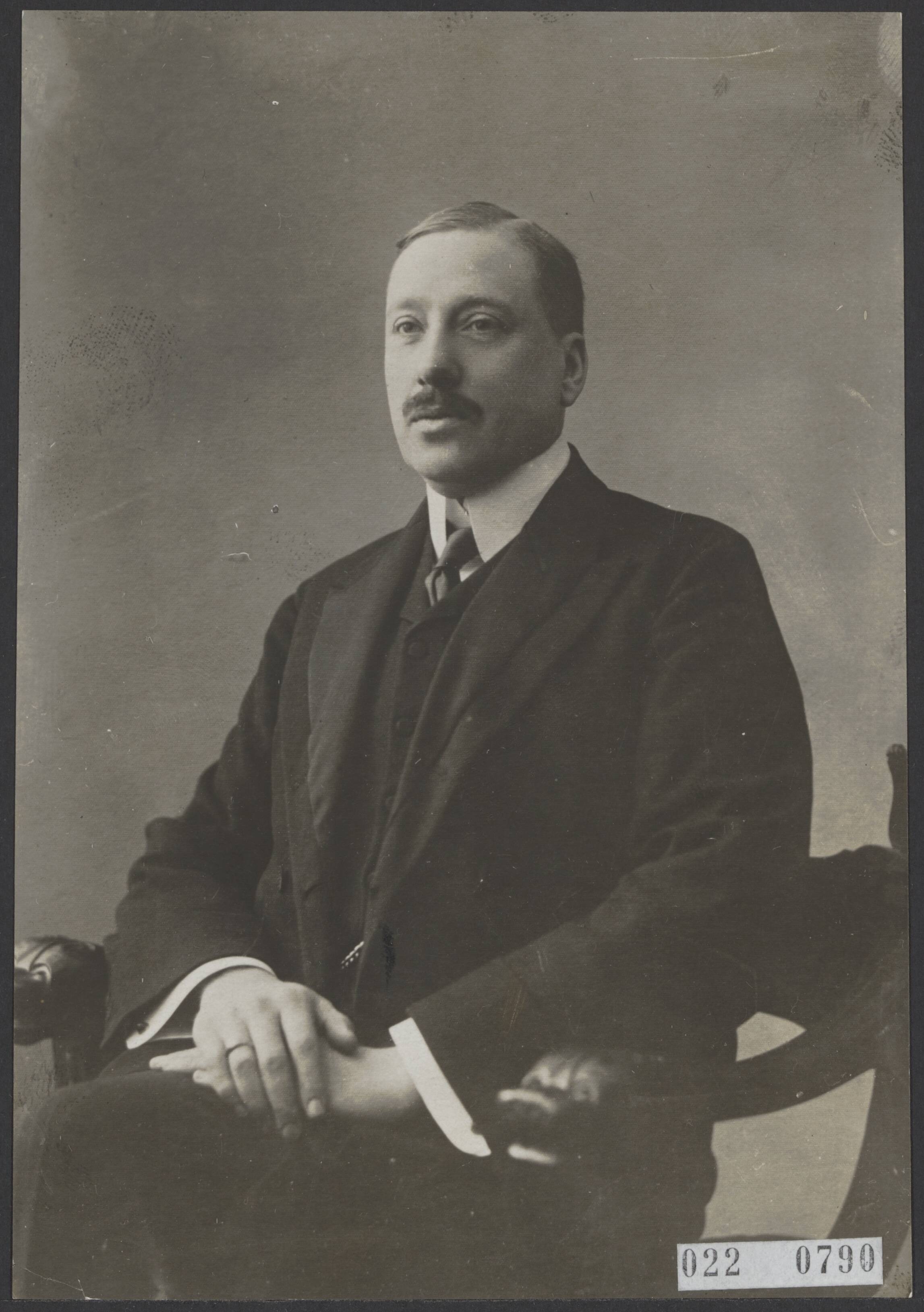 Fotocollectie Elsevier Binnenland — Mr. dr. F.A.C. graaf van Lynden van Sandenburg, Commissaris der Koningin in Utrecht (1914-1924) — Foto: Fotopersbureau "Holland". Licentie: Set B: Rechtenvrij / Publiek Domein. Bron: Nationaal Archief. http://hdl.handle.net/10648/add3295c-d0b4-102d-bcf8-003048976d84