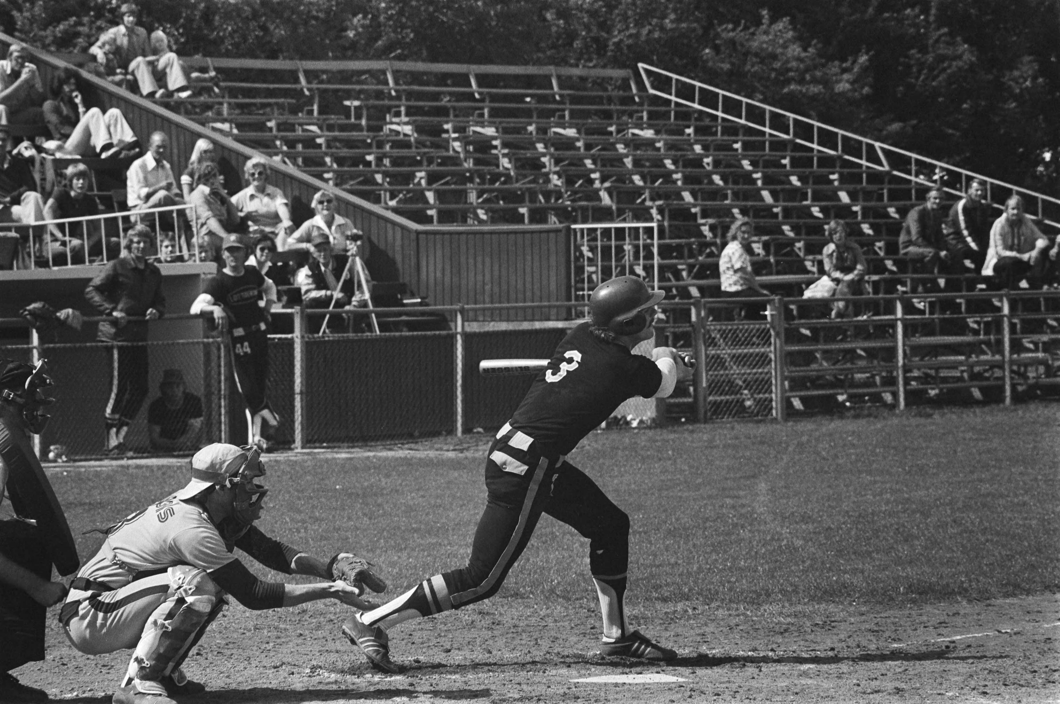 Fotocollectie Anefo — T. Nicols tegen L. Schoten (honkbal) in Haarlem, spelmomenten — Foto: Peters, Hans / Anefo. Licentie: Set B: Rechtenvrij / Publiek Domein. Bron: Nationaal Archief. http://hdl.handle.net/10648/ac88cdb8-d0b4-102d-bcf8-003048976d84