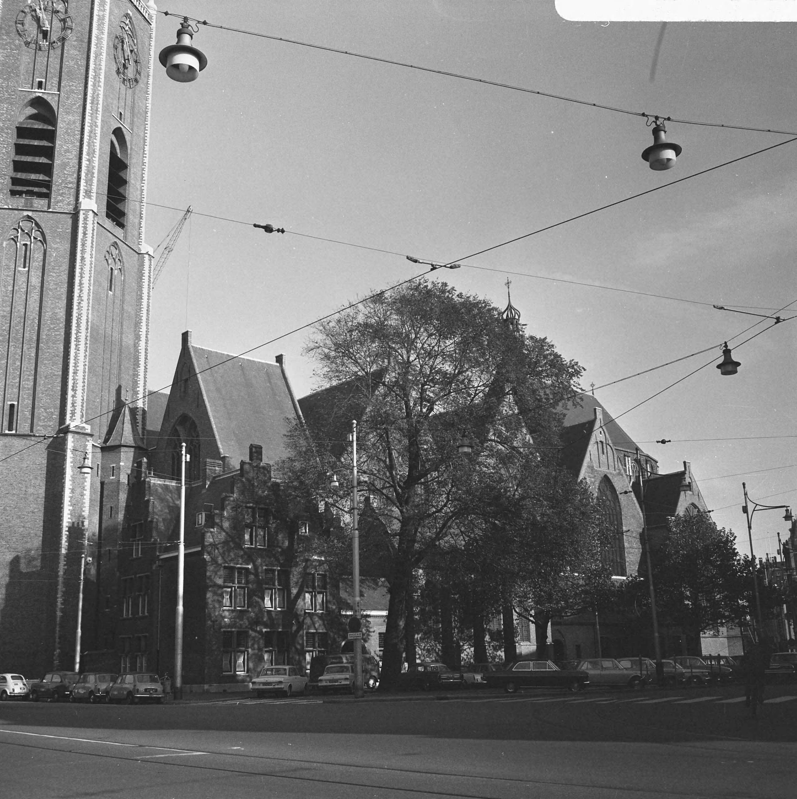Restauratie van de Grote of St. Jacobskerk te Den Haag in verband met huwelijk van prinses Margriet met mr. Pieter van Vollenhoven — Den Haag|Zuid-Holland|restauraties |kerkgebouwen|Sint-Jacobuskerk — Foto: Voets, Jan / Anefo. Licentie: Set B: Rechtenvrij / Publiek Domein. Bron: Nationaal Archief. http://hdl.handle.net/10648/ab02a3ce-d0b4-102d-bcf8-003048976d84