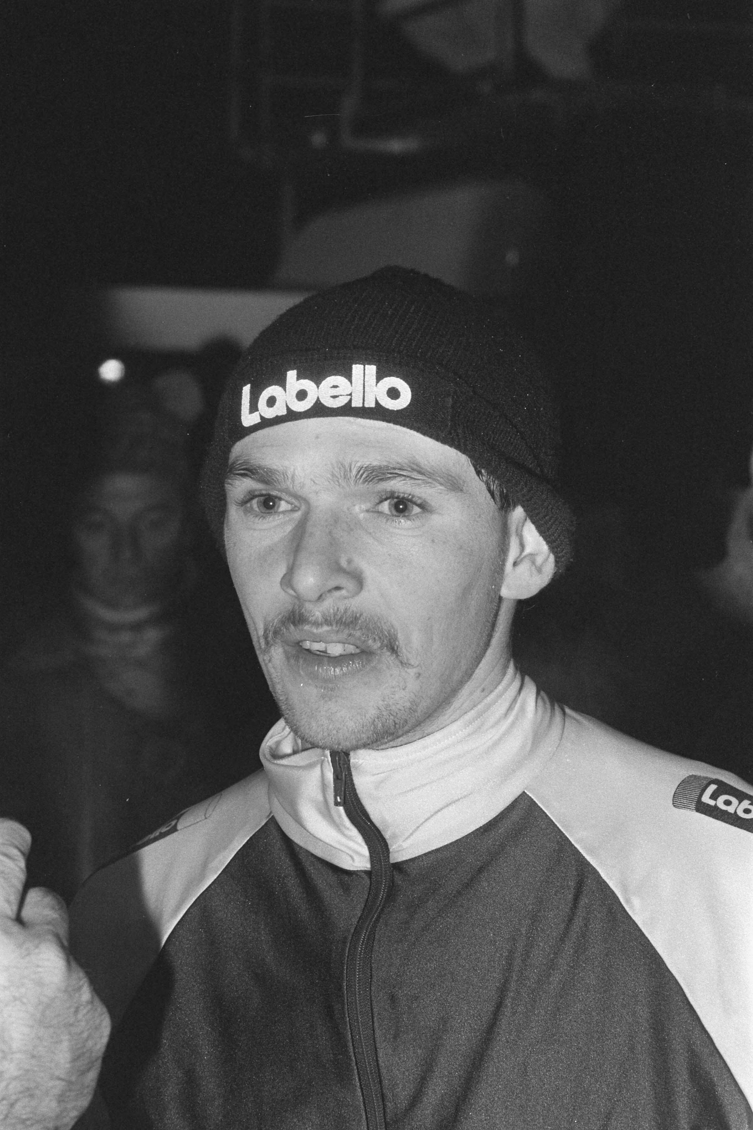Fotocollectie Anefo — Marathon KNSB-beker in Haarlem; winnaar Richard van Kemp — Foto: Molendijk, Bart / Anefo. Licentie: Set B: Rechtenvrij / Publiek Domein. Bron: Nationaal Archief. http://hdl.handle.net/10648/ad5b2ce0-d0b4-102d-bcf8-003048976d84