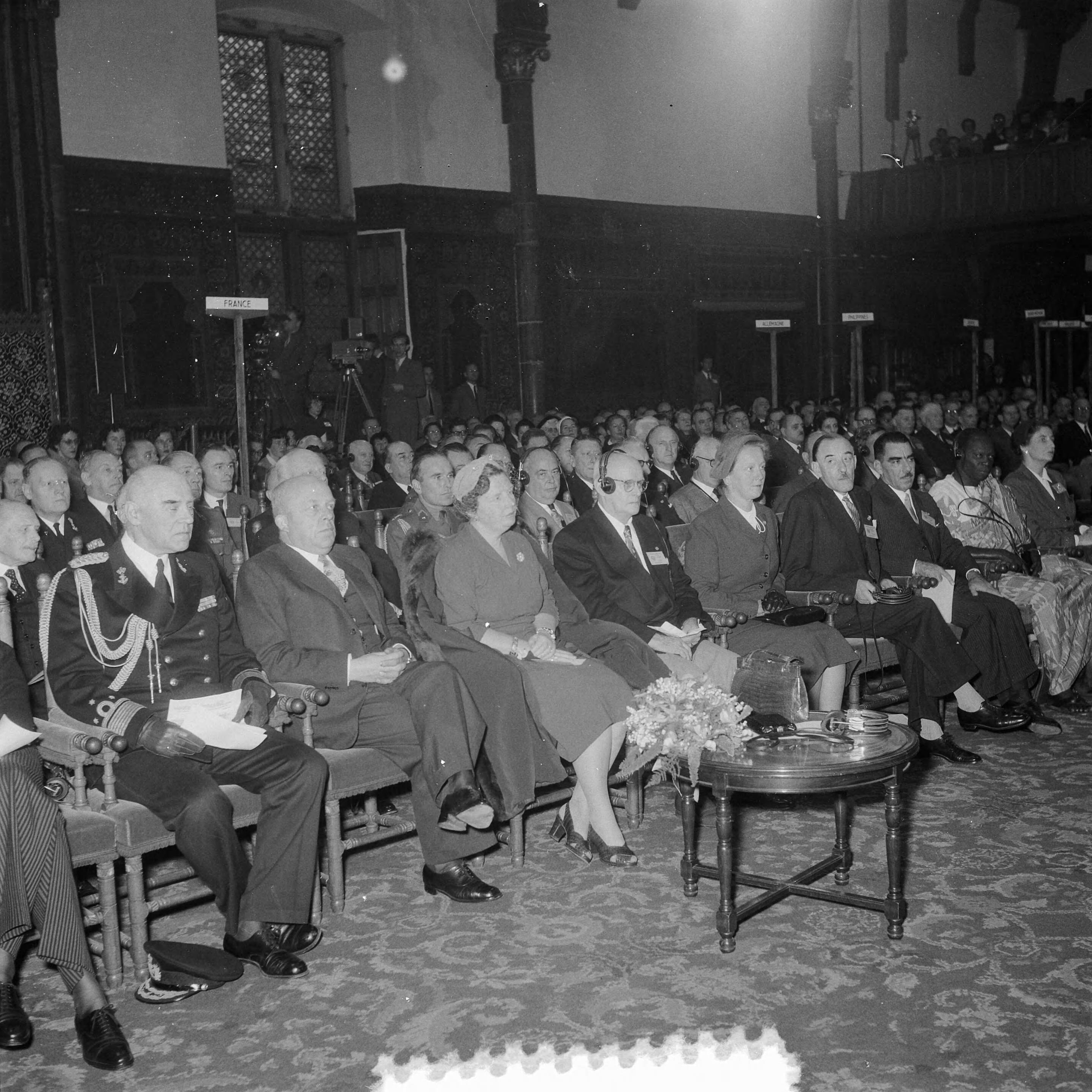 Fotocollectie Anefo — Vierde Algemene Assemblee van "The World Veterans Federation" in de Ridderzaal Den Haag — Foto: Noske, J.D. / Anefo. Licentie: Set B: Rechtenvrij / Publiek Domein. Bron: Nationaal Archief. http://hdl.handle.net/10648/a9177b52-d0b4-102d-bcf8-003048976d84