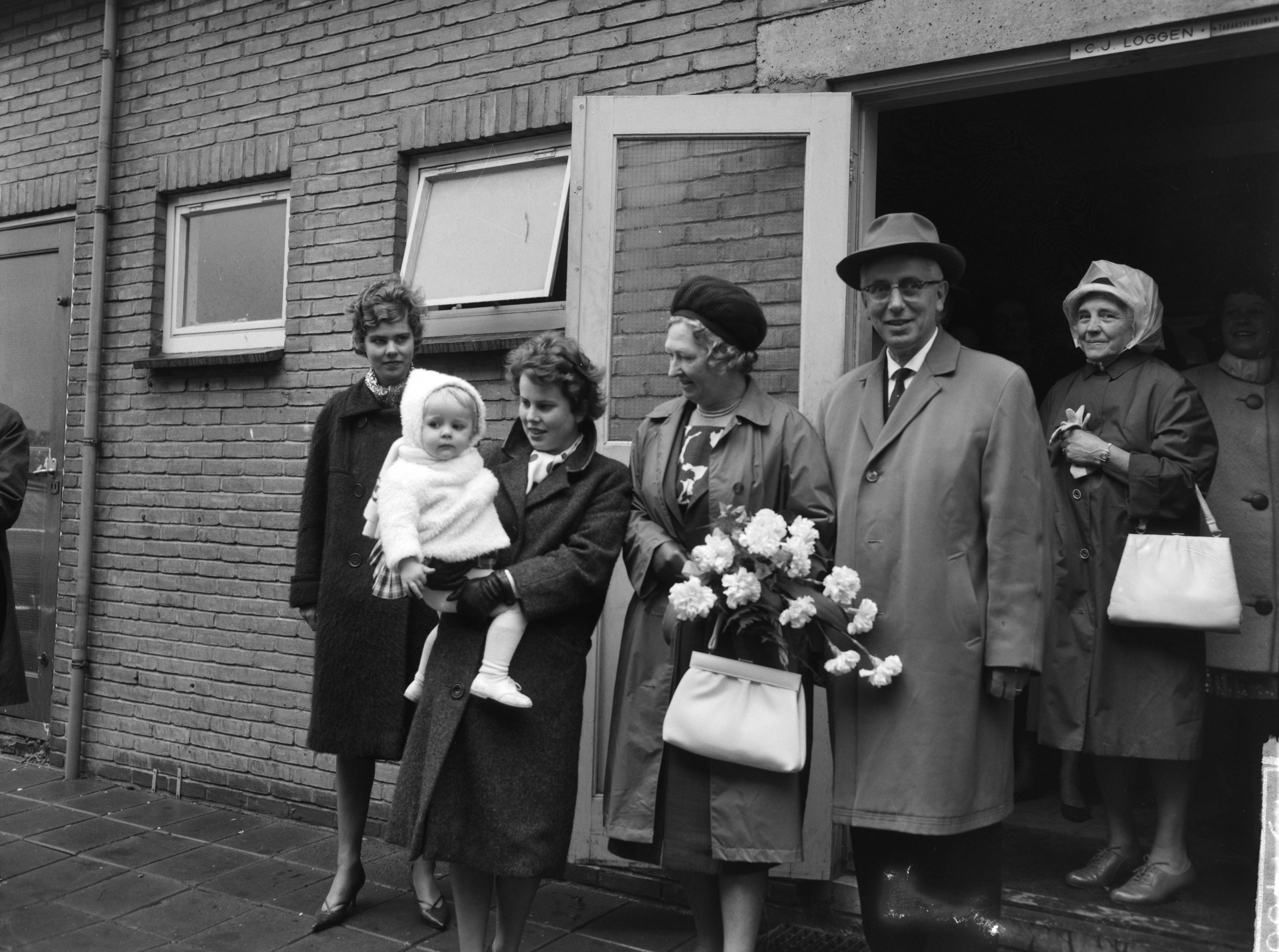 Fotocollectie Anefo — Opdracht Zaanlandse Scheepsbouw Maatschappij. Tewaterlating veerboot "Marsdiep" te Zaandam — Foto: Bilsen, Joop van / Anefo. Licentie: Set B: Rechtenvrij / Publiek Domein. Bron: Nationaal Archief. http://hdl.handle.net/10648/aa36376c-d0b4-102d-bcf8-003048976d84