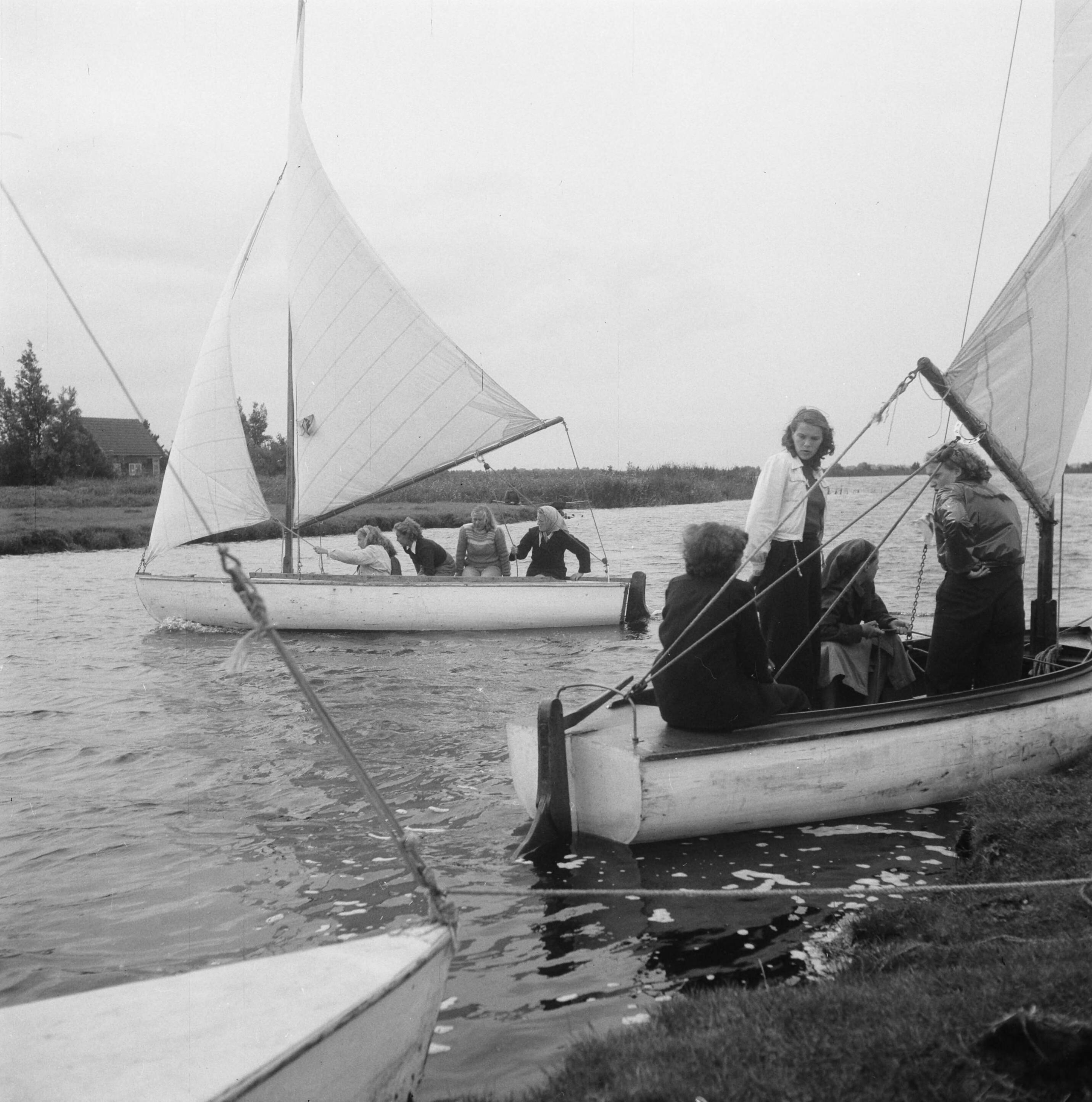 Fotocollectie Anefo — Kamp VCJC Vinkeveen — Foto: Noske, J.D. / Anefo. Licentie: Set B: Rechtenvrij / Publiek Domein. Bron: Nationaal Archief. http://hdl.handle.net/10648/a8bb6b28-d0b4-102d-bcf8-003048976d84