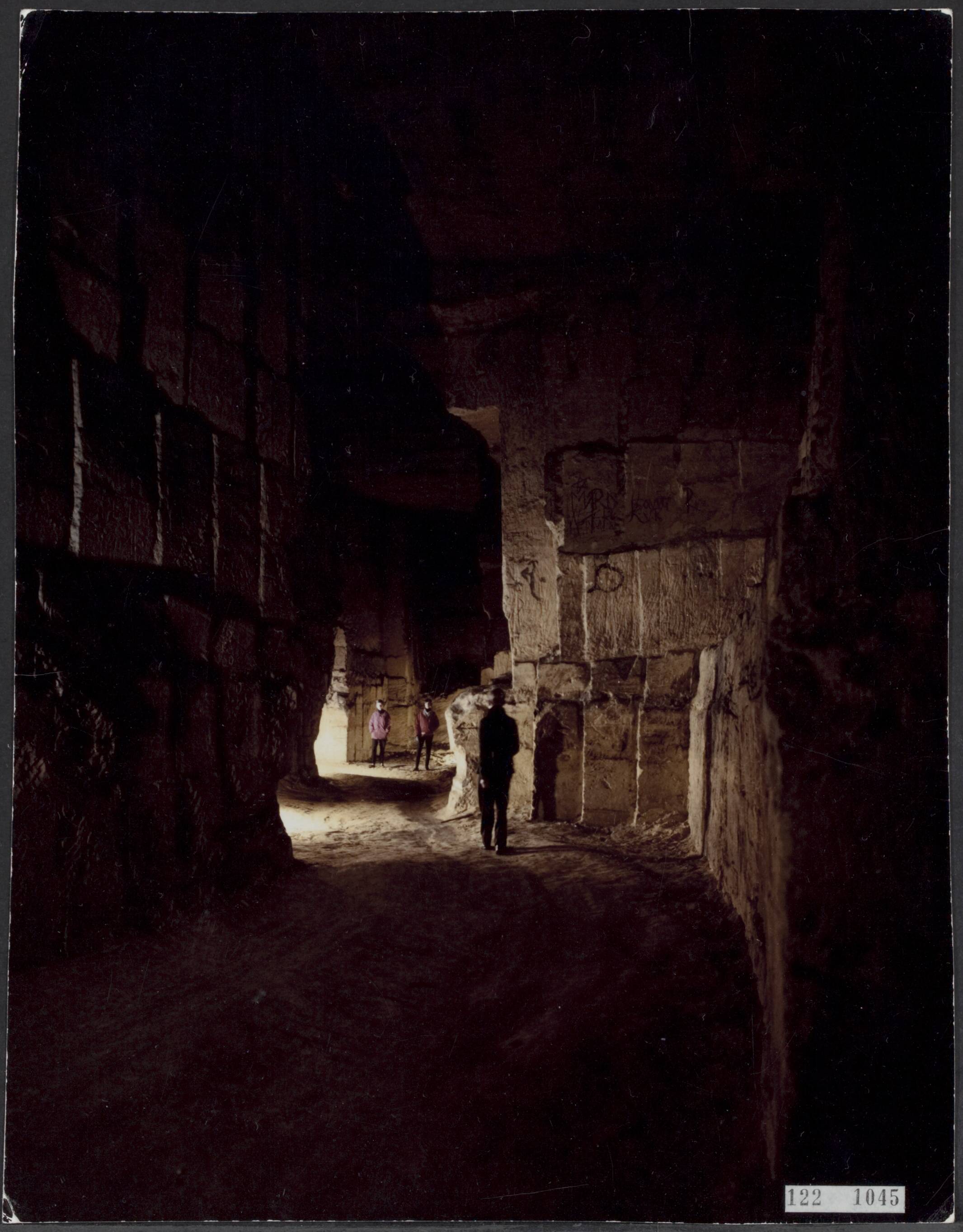 Fotocollectie Rijksvoorlichtingsdienst Eigen — Grotten Maastricht, Pietersberg — Foto: Lahaye, Frans. Licentie: Set B: Rechtenvrij / Publiek Domein. Bron: Nationaal Archief. http://hdl.handle.net/10648/af29787e-d0b4-102d-bcf8-003048976d84