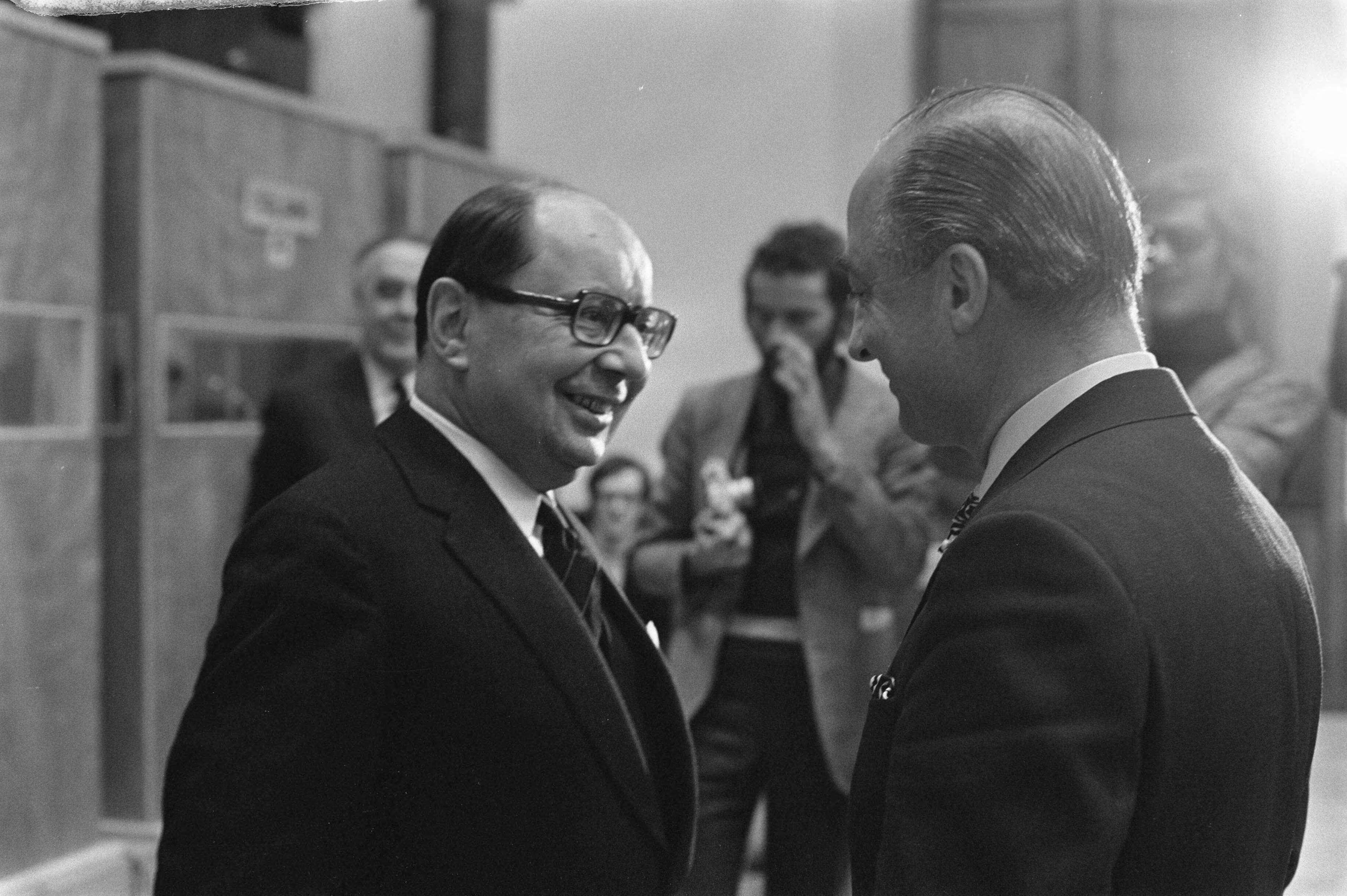 Fotocollectie Anefo — Conferentie van Ministers van Buitenlandse Zaken van EEG-landen in Den Haag , Ridderzaal — Foto: Mieremet, Rob / Anefo. Licentie: Set B: Rechtenvrij / Publiek Domein. Bron: Nationaal Archief. http://hdl.handle.net/10648/abfe848c-d0b4-102d-bcf8-003048976d84