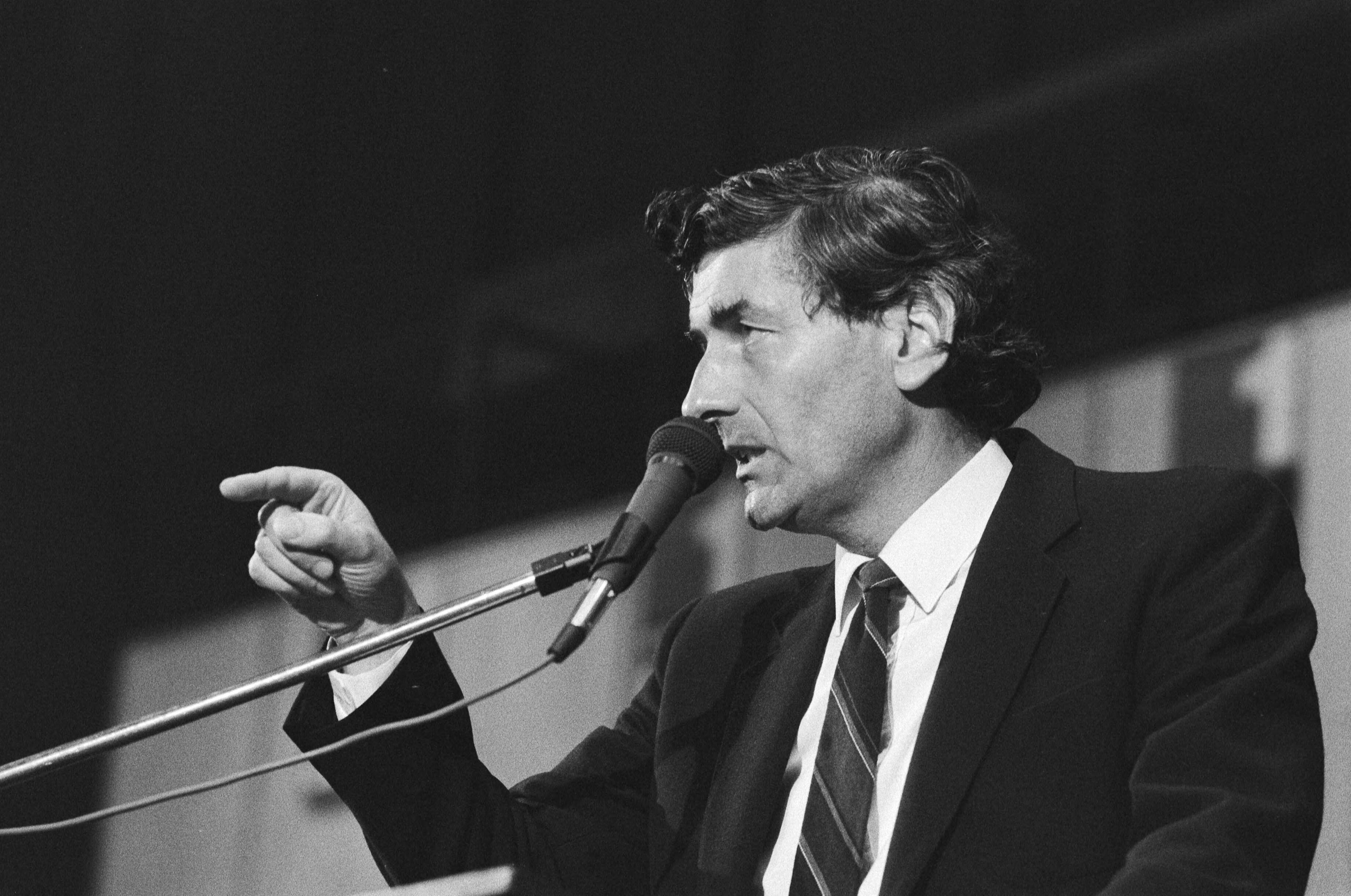 Fotocollectie Anefo — Tevens opdracht CDA, verkiezingsbijeenkomst CDA in Kerkrade Ruud Lubbers tijdens rede — Foto: Bogaerts, Rob / Anefo. Licentie: Set B: Rechtenvrij / Publiek Domein. Bron: Nationaal Archief. http://hdl.handle.net/10648/ad1dccce-d0b4-102d-bcf8-003048976d84
