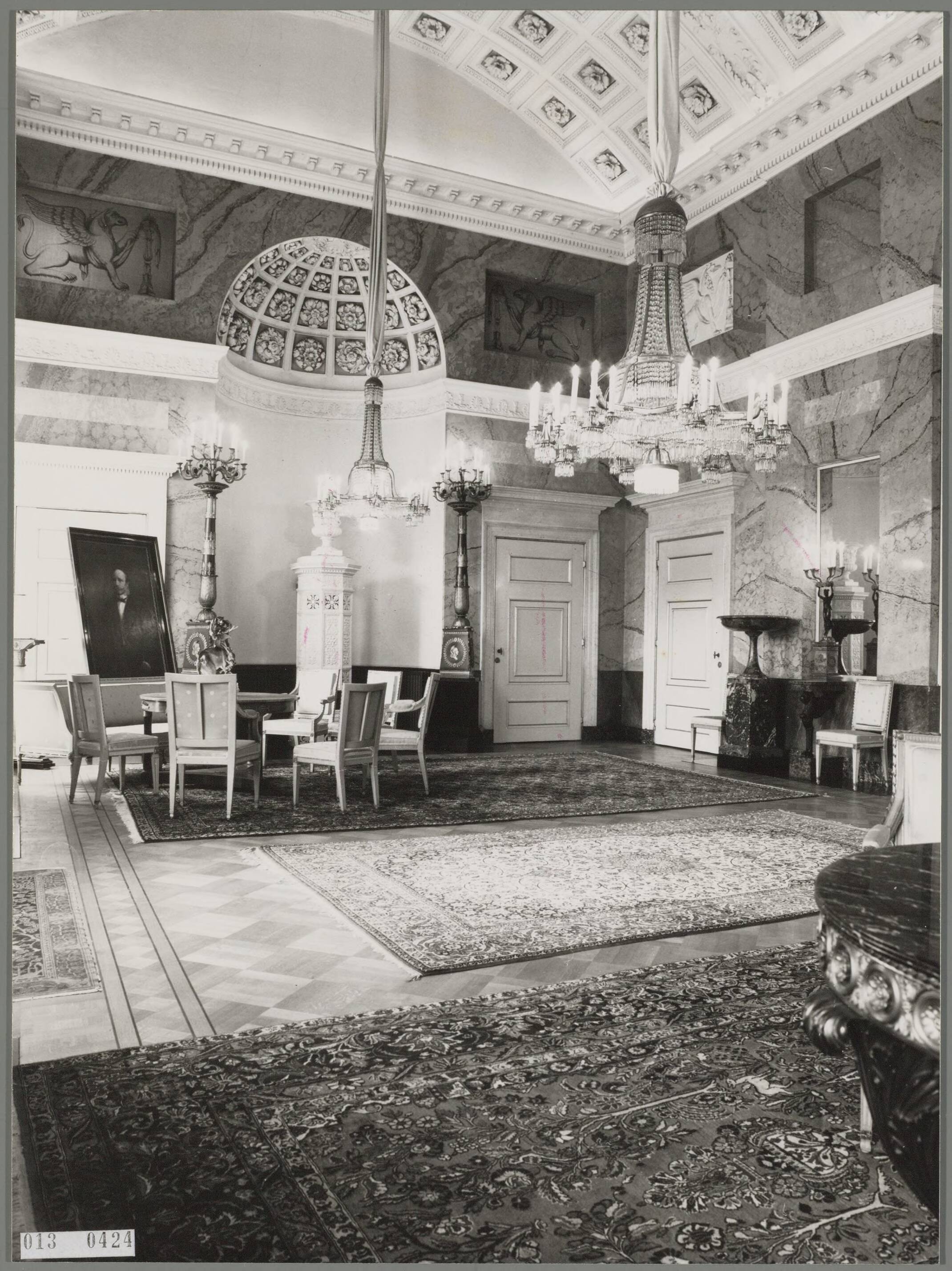 Paleis Soestdijk — Interieur — Foto: Mastenbroek, Cees / RVD. Licentie: Set B: Rechtenvrij / Publiek Domein. Bron: Nationaal Archief. http://hdl.handle.net/10648/afa84de8-d0b4-102d-bcf8-003048976d84