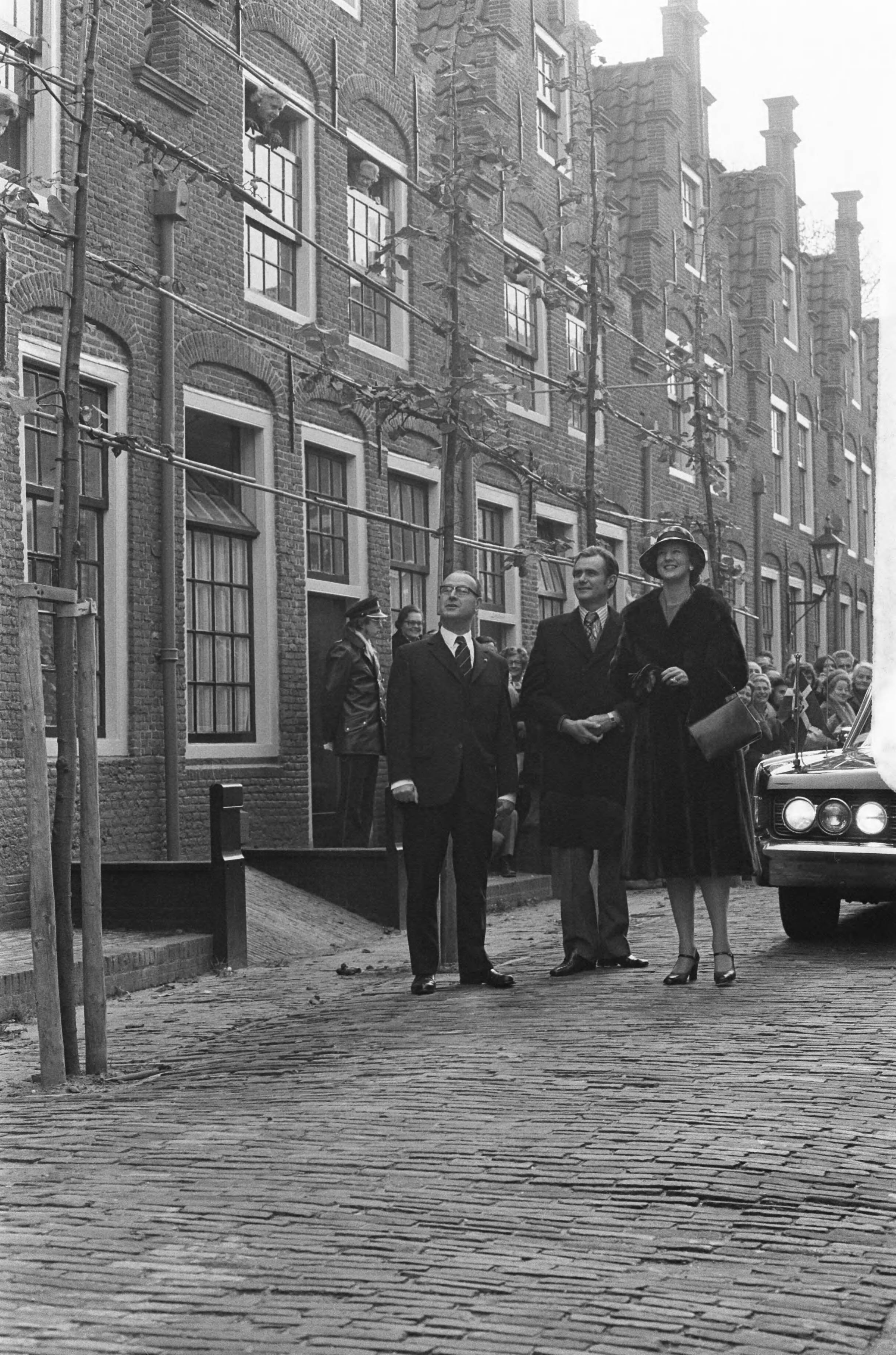 Fotocollectie Anefo — Staatsbezoek Koningin Margrethe en Prins Henrik van Denemarken; bezoek Frans Halsmuseum Haarlem — Foto: Peters, Hans / Anefo. Licentie: Set B: Rechtenvrij / Publiek Domein. Bron: Nationaal Archief. http://hdl.handle.net/10648/ac75cf60-d0b4-102d-bcf8-003048976d84