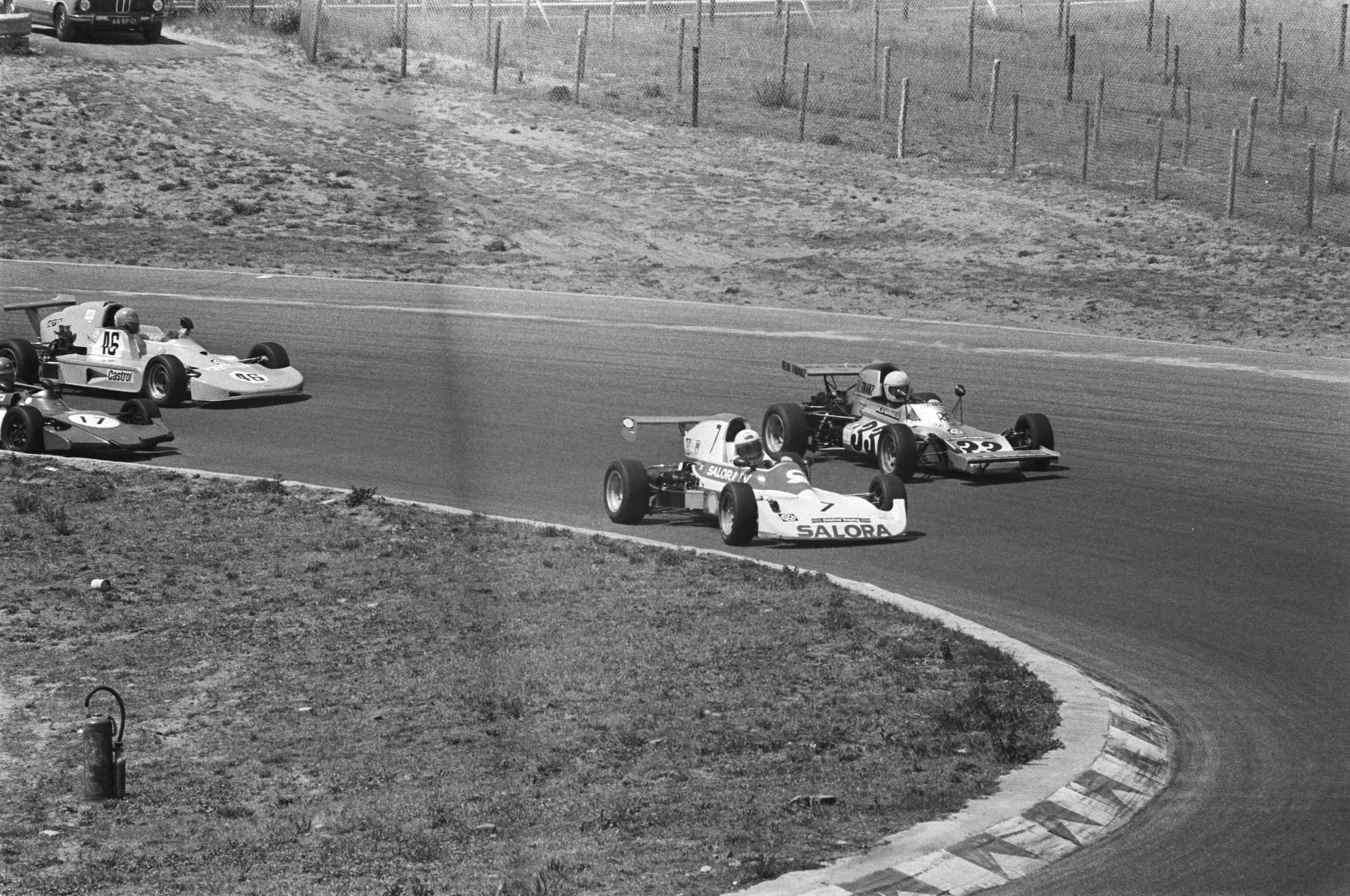 Fotocollectie Anefo — Formule Super Volkswagen op Zandvoort, aktie — Foto: Peters, Hans / Anefo. Licentie: Set B: Rechtenvrij / Publiek Domein. Bron: Nationaal Archief. http://hdl.handle.net/10648/ac85ad90-d0b4-102d-bcf8-003048976d84