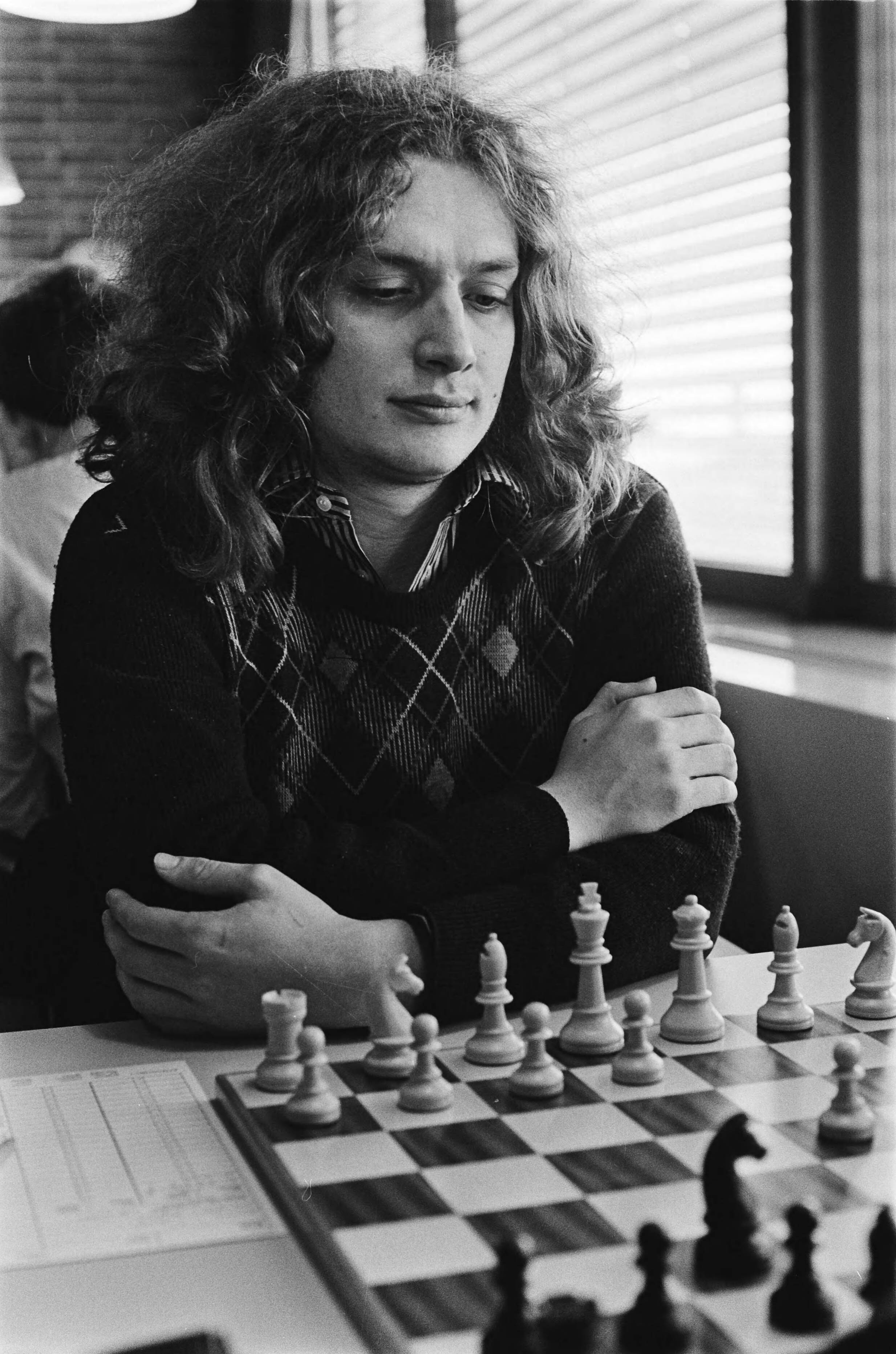 Fotocollectie Anefo — Nederlandse kampioenschappen schaken, Leeuwarden; koploper Jan Timman in actie — Foto: Suyk, Koen / Anefo. Licentie: Set B: Rechtenvrij / Publiek Domein. Bron: Nationaal Archief. http://hdl.handle.net/10648/acb13d70-d0b4-102d-bcf8-003048976d84