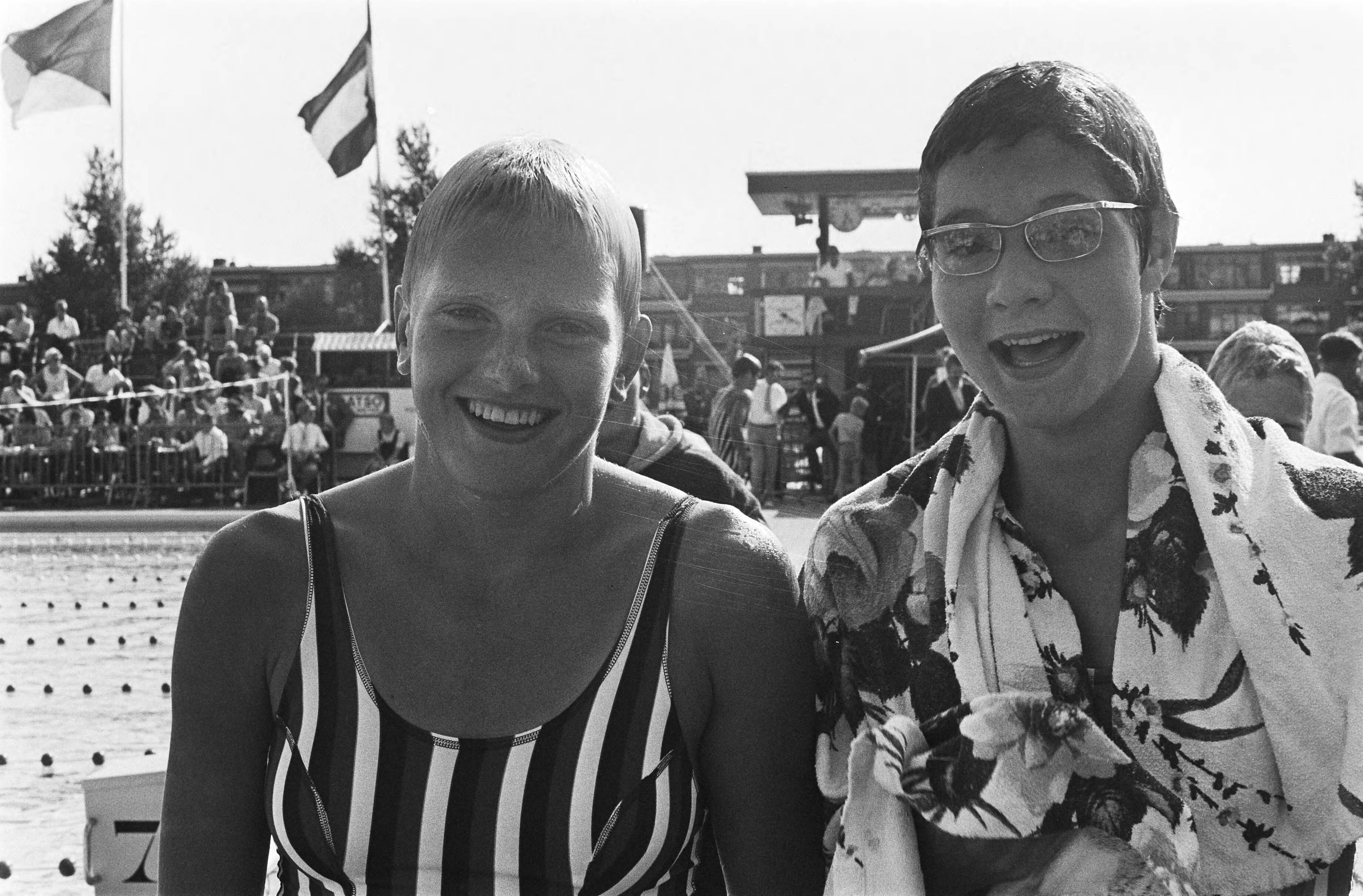 Fotocollectie Anefo — Nationale zwemkampioenschappen te Den Haag zwembad Overbosch, nr. 11 Hansje Bunschoten — Foto: Peters, Hans / Anefo. Licentie: Set B: Rechtenvrij / Publiek Domein. Bron: Nationaal Archief. http://hdl.handle.net/10648/abc7f3cc-d0b4-102d-bcf8-003048976d84