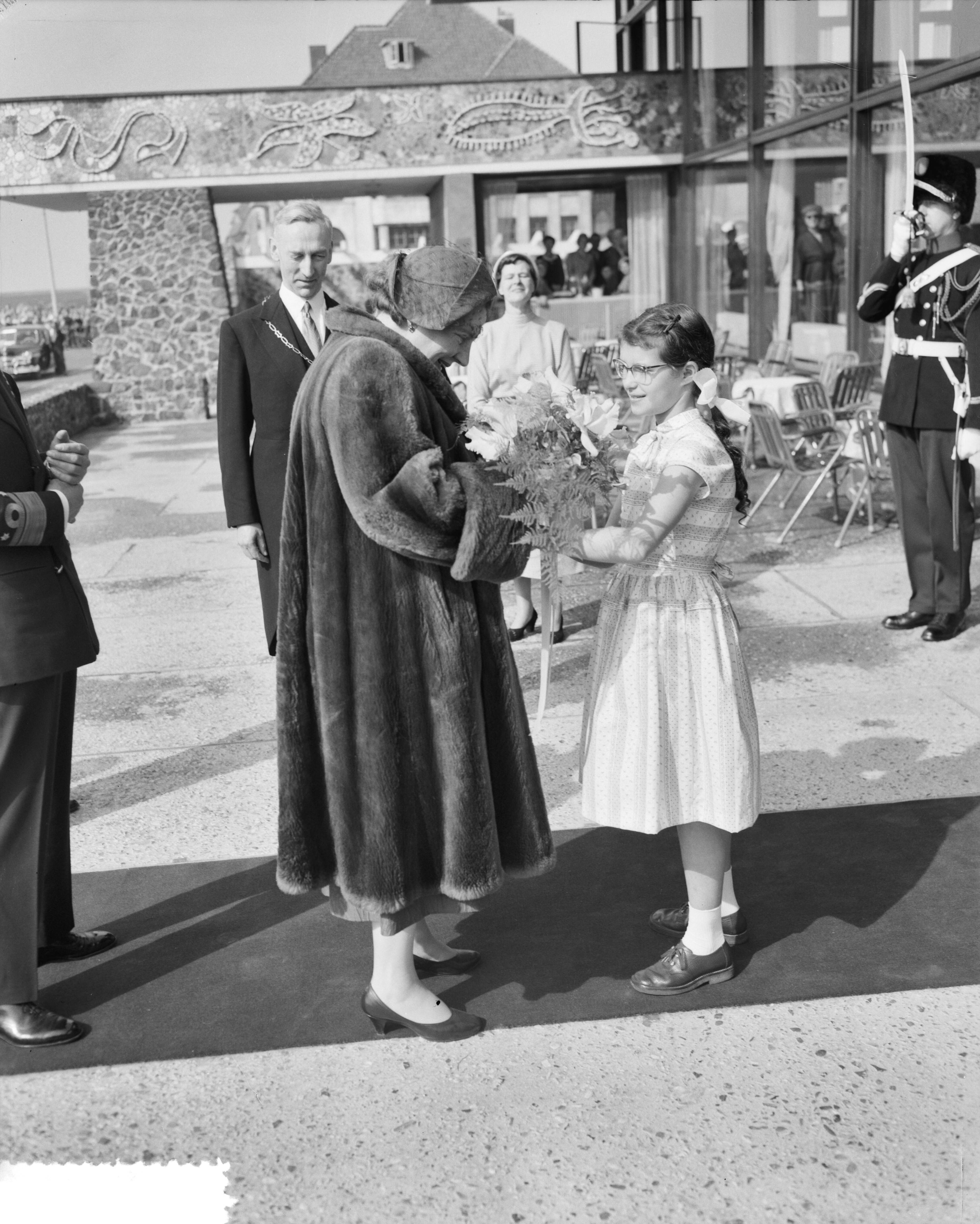 Fotocollectie Anefo — De Ruyterherdenking in Vlissingen — Foto: Noske, J.D. / Anefo. Licentie: Set B: Rechtenvrij / Publiek Domein. Bron: Nationaal Archief. http://hdl.handle.net/10648/a95abc0a-d0b4-102d-bcf8-003048976d84