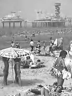 Fotocollectie Rijksvoorlichtingsdienst Eigen — Dia's stranden Scheveningen [doorlopende serie van 16] — Foto: Schuurman, Ralph L. / RVD. Licentie: Set B: Rechtenvrij / Publiek Domein. Bron: Nationaal Archief. http://hdl.handle.net/10648/af6fb5d2-d0b4-102d-bcf8-003048976d84