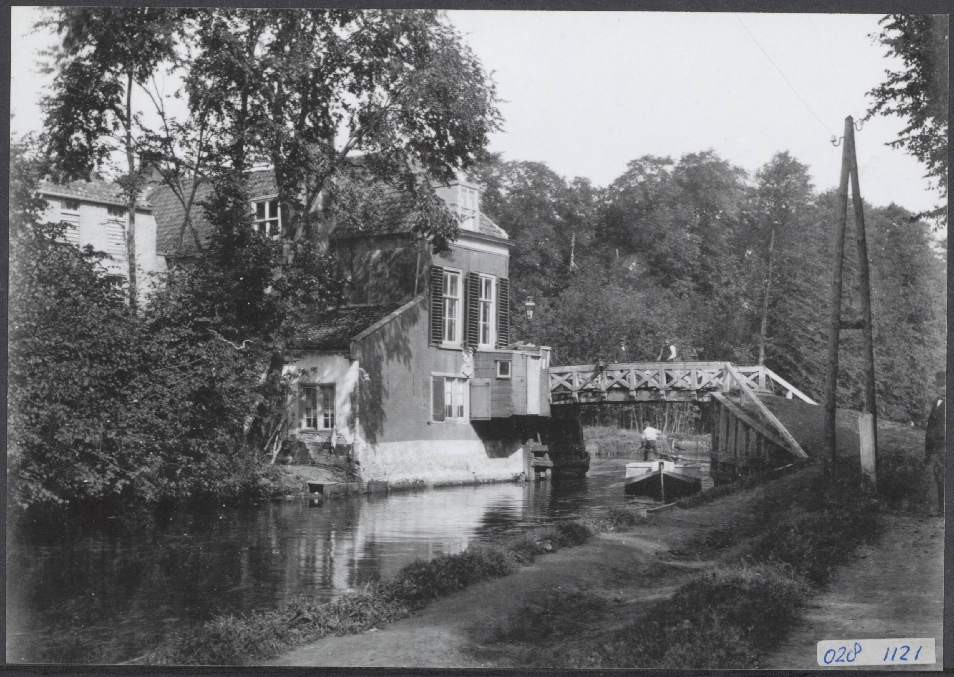 Fotocollectie Elsevier Binnenland — Huis Burchvliet — Foto: Onbekend / Publiek Domein of Rechtenvrij. Licentie: Set B: Rechtenvrij / Publiek Domein. Bron: Nationaal Archief. http://hdl.handle.net/10648/addfd38c-d0b4-102d-bcf8-003048976d84