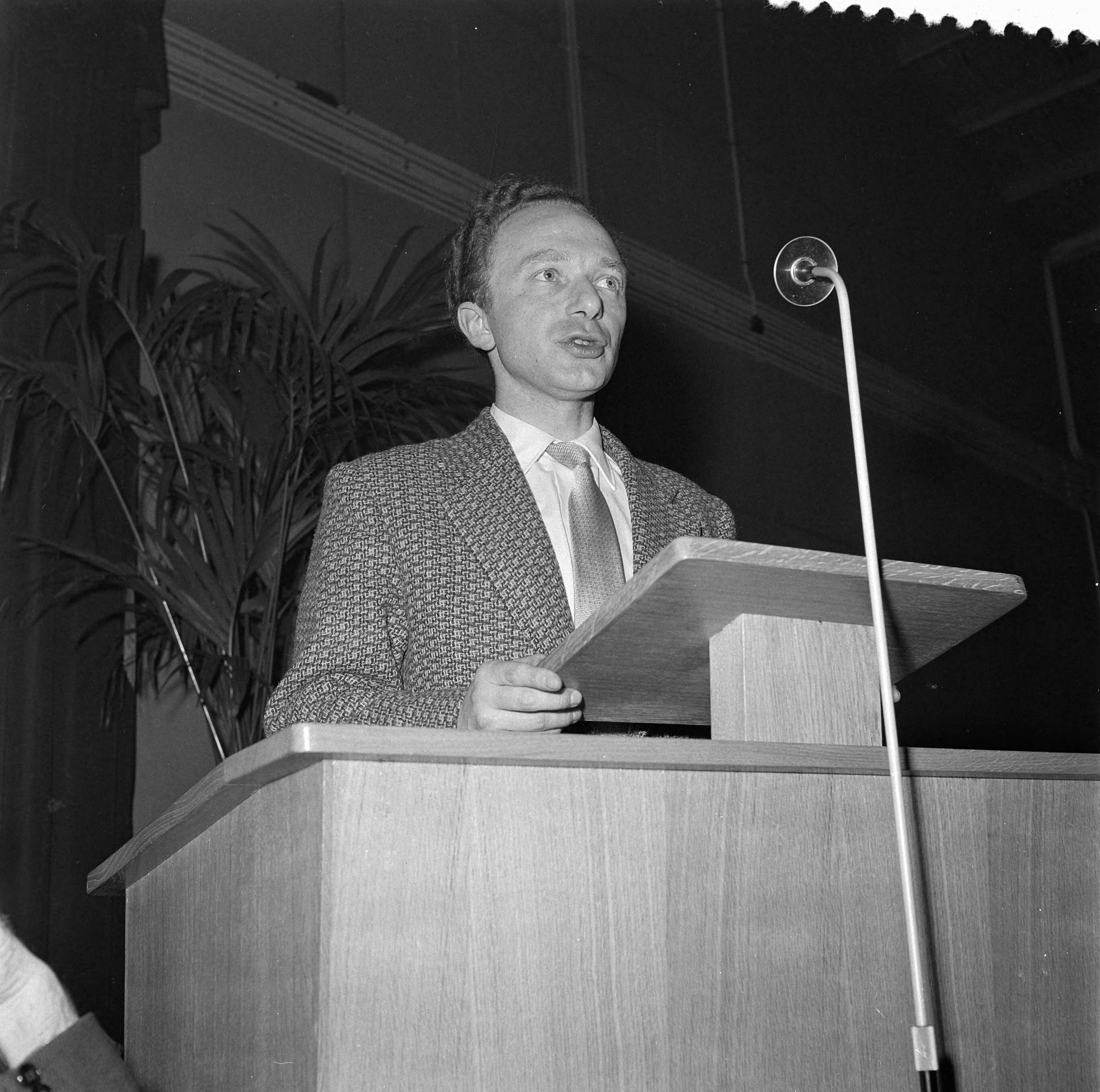 Fotocollectie Anefo — Journalistencongres in Utrecht — Foto: Behrens, Herbert F. / Anefo. Licentie: Set B: Rechtenvrij / Publiek Domein. Bron: Nationaal Archief. http://hdl.handle.net/10648/a95ad032-d0b4-102d-bcf8-003048976d84