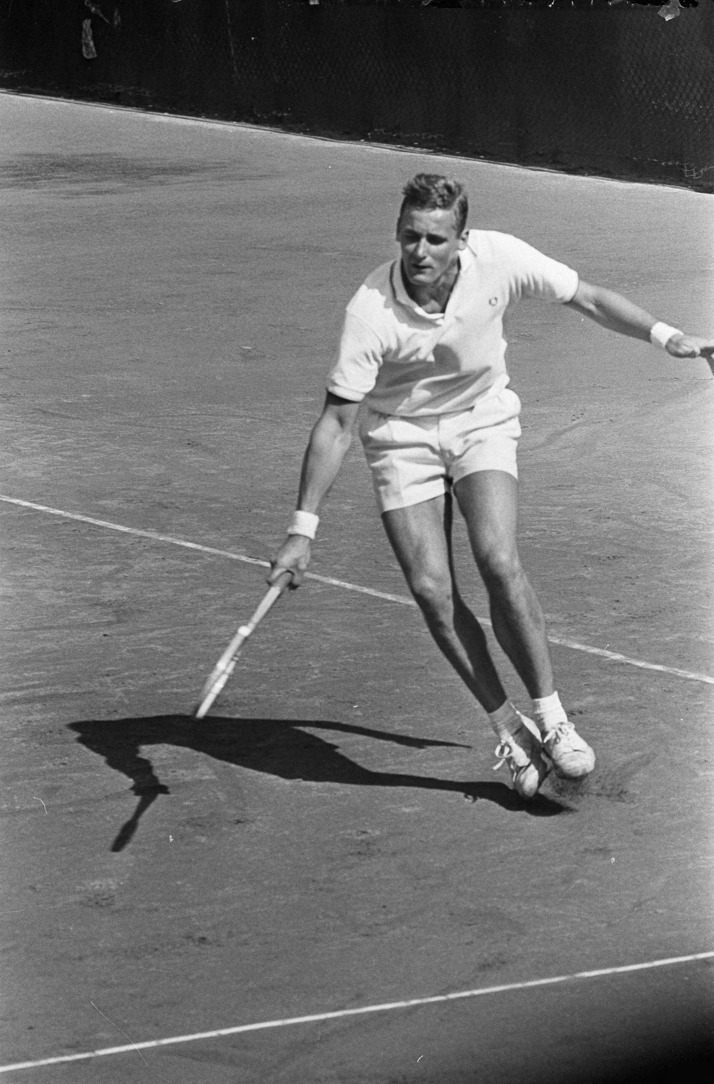 Fotocollectie Anefo — Nederlandse tenniskampioenschappen op de METS-banen te Scheveningen. Jan Hajer in actie — Foto: Koch, Eric / Anefo. Licentie: Set B: Rechtenvrij / Publiek Domein. Bron: Nationaal Archief. http://hdl.handle.net/10648/aaba9a52-d0b4-102d-bcf8-003048976d84