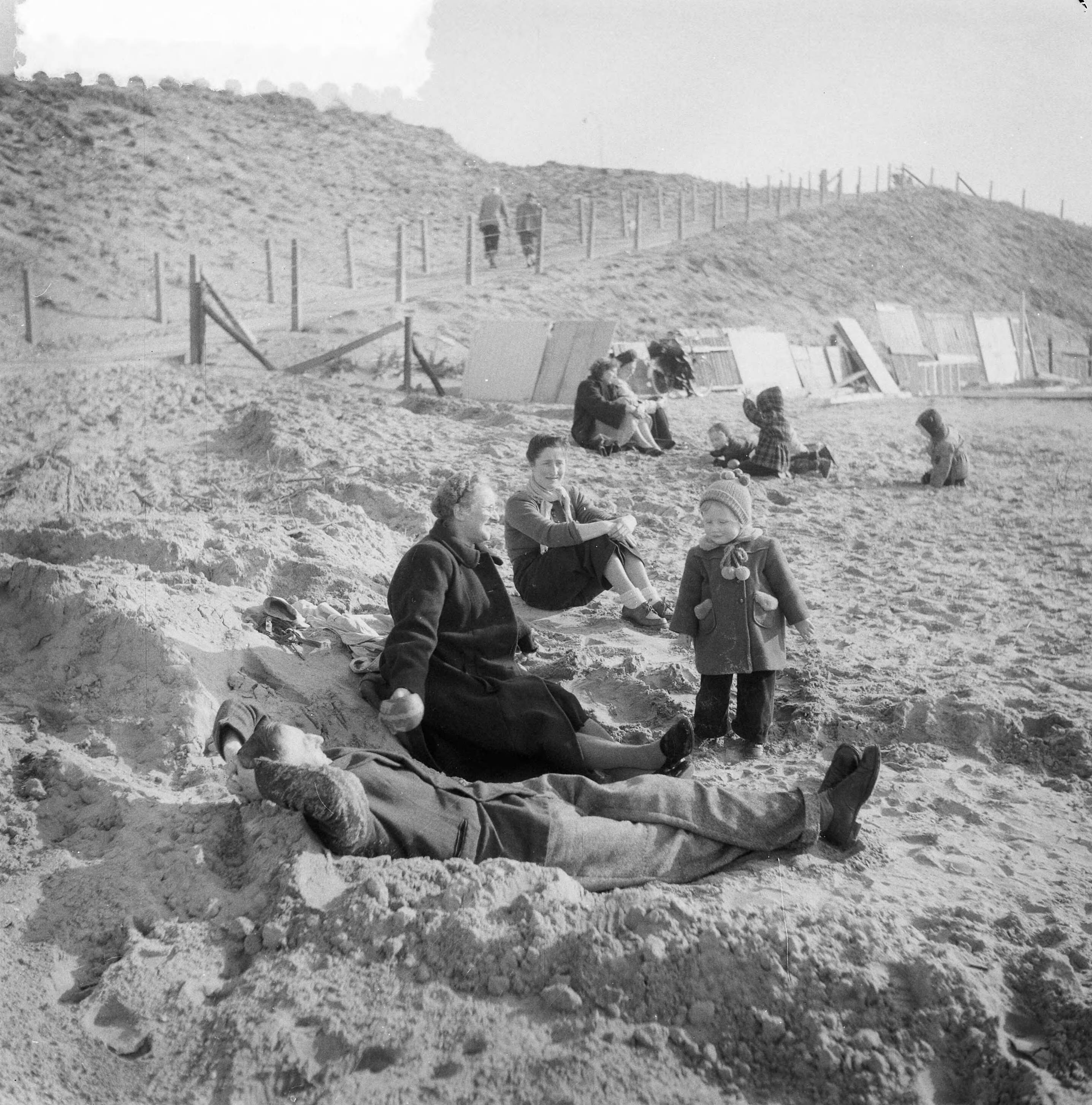 Fotocollectie Anefo — Lente in Zandvoort aan Zee — Foto: Noske, J.D. / Anefo. Licentie: Set B: Rechtenvrij / Publiek Domein. Bron: Nationaal Archief. http://hdl.handle.net/10648/a91dc9e4-d0b4-102d-bcf8-003048976d84