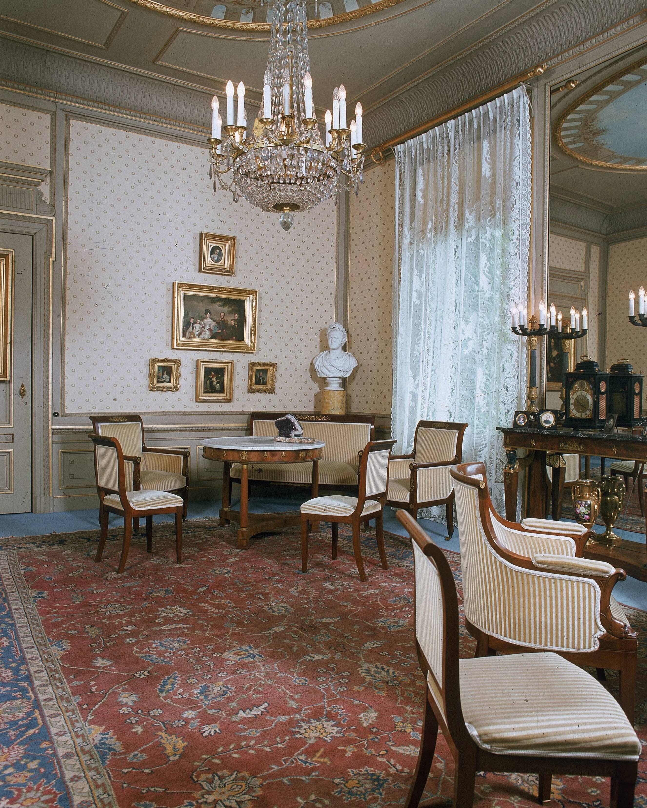 Fotocollectie RVD / Koninklijk Huis — Interieur paleis Soestdijk — Foto: Mastenbroek, Cees / RVD. Licentie: Set B: Rechtenvrij / Publiek Domein. Bron: Nationaal Archief. http://hdl.handle.net/10648/afb1ee20-d0b4-102d-bcf8-003048976d84