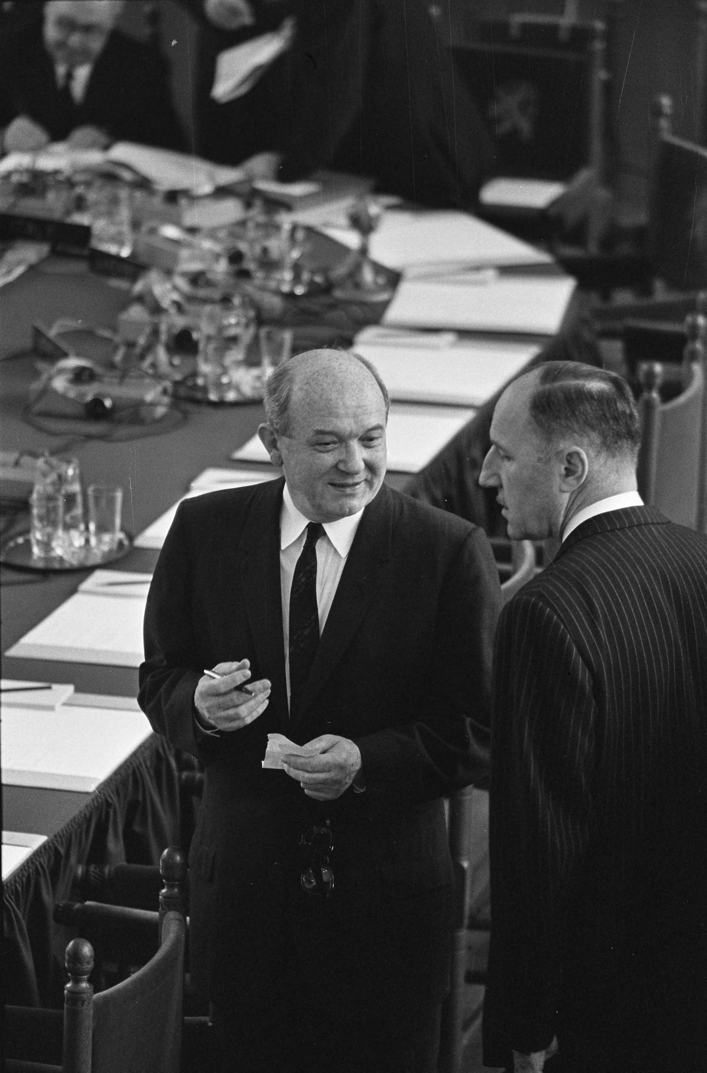 Fotocollectie Anefo — Opening NATO conferentie te Den Haag , Dean Rusk en Luns — Foto: Pot, Harry / Anefo. Licentie: Set B: Rechtenvrij / Publiek Domein. Bron: Nationaal Archief. http://hdl.handle.net/10648/aa68e720-d0b4-102d-bcf8-003048976d84