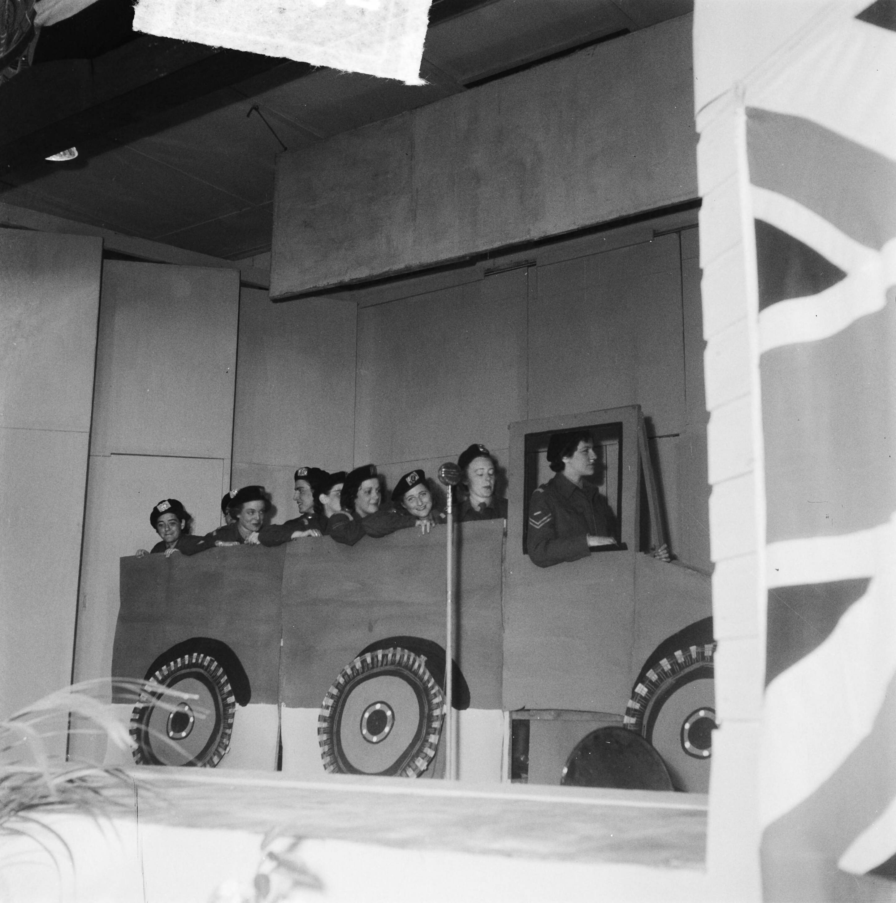 Fotocollectie Anefo — Vijf jarig bestaan VHK Den Haag — Foto: Oorschot, […] van / Anefo. Licentie: Set B: Rechtenvrij / Publiek Domein. Bron: Nationaal Archief. http://hdl.handle.net/10648/a8c6bfe6-d0b4-102d-bcf8-003048976d84