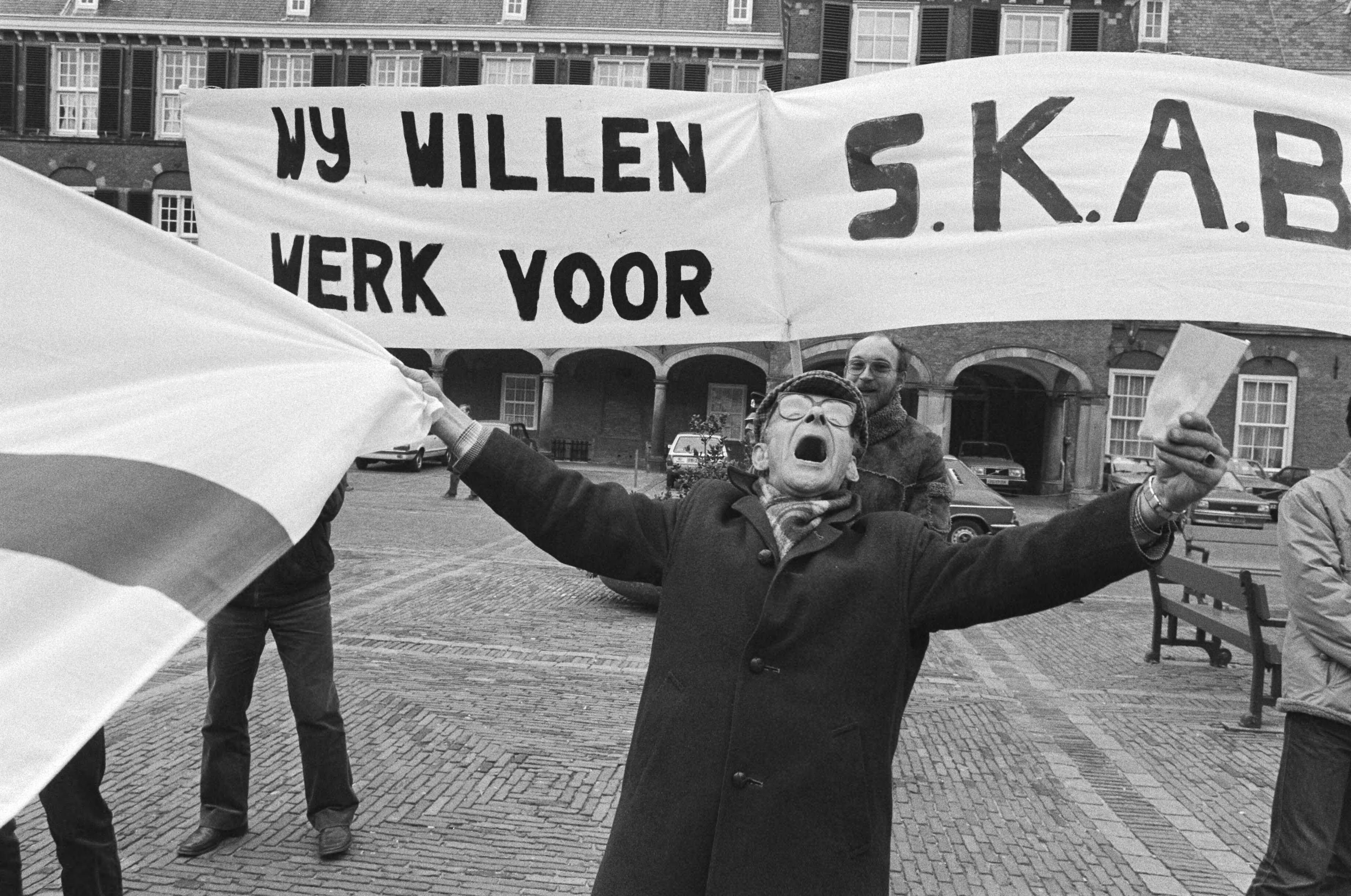 Demonstratie door ketelbouwers van Stork Hengelo en Schelde Vlissingen in Den Haag voor behoud van werkgelegenheid in deze sector — Den Haag|Zuid-Holland|demonstraties |werknemers |spandoeken|Stork |Schelde, De — Foto: Bogaerts, Rob / Anefo. Licentie: Set B: Rechtenvrij / Publiek Domein. Bron: Nationaal Archief. http://hdl.handle.net/10648/ad08f0ce-d0b4-102d-bcf8-003048976d84