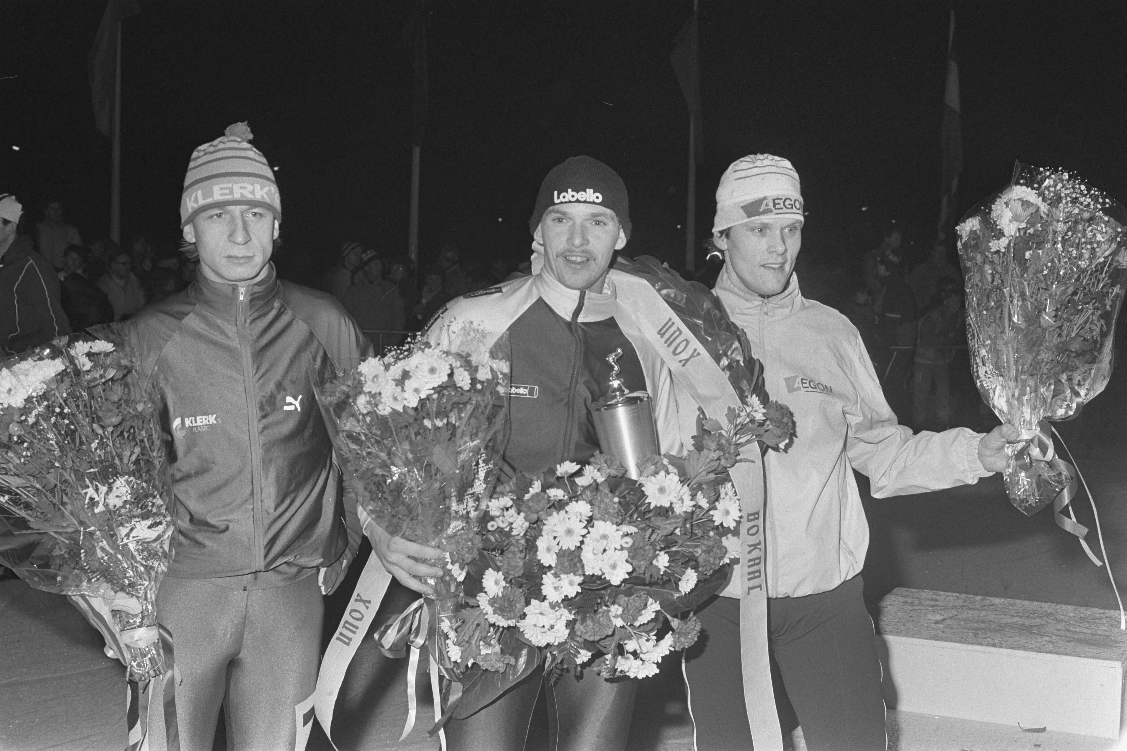 Fotocollectie Anefo — Marathon KNSB-beker in Haarlem; v.l.n.r. Yep Kramer (2e Richard van Kempen (1e), Dirk Maarssen (3e) — Foto: Molendijk, Bart / Anefo. Licentie: Set B: Rechtenvrij / Publiek Domein. Bron: Nationaal Archief. http://hdl.handle.net/10648/ad5b2dbc-d0b4-102d-bcf8-003048976d84