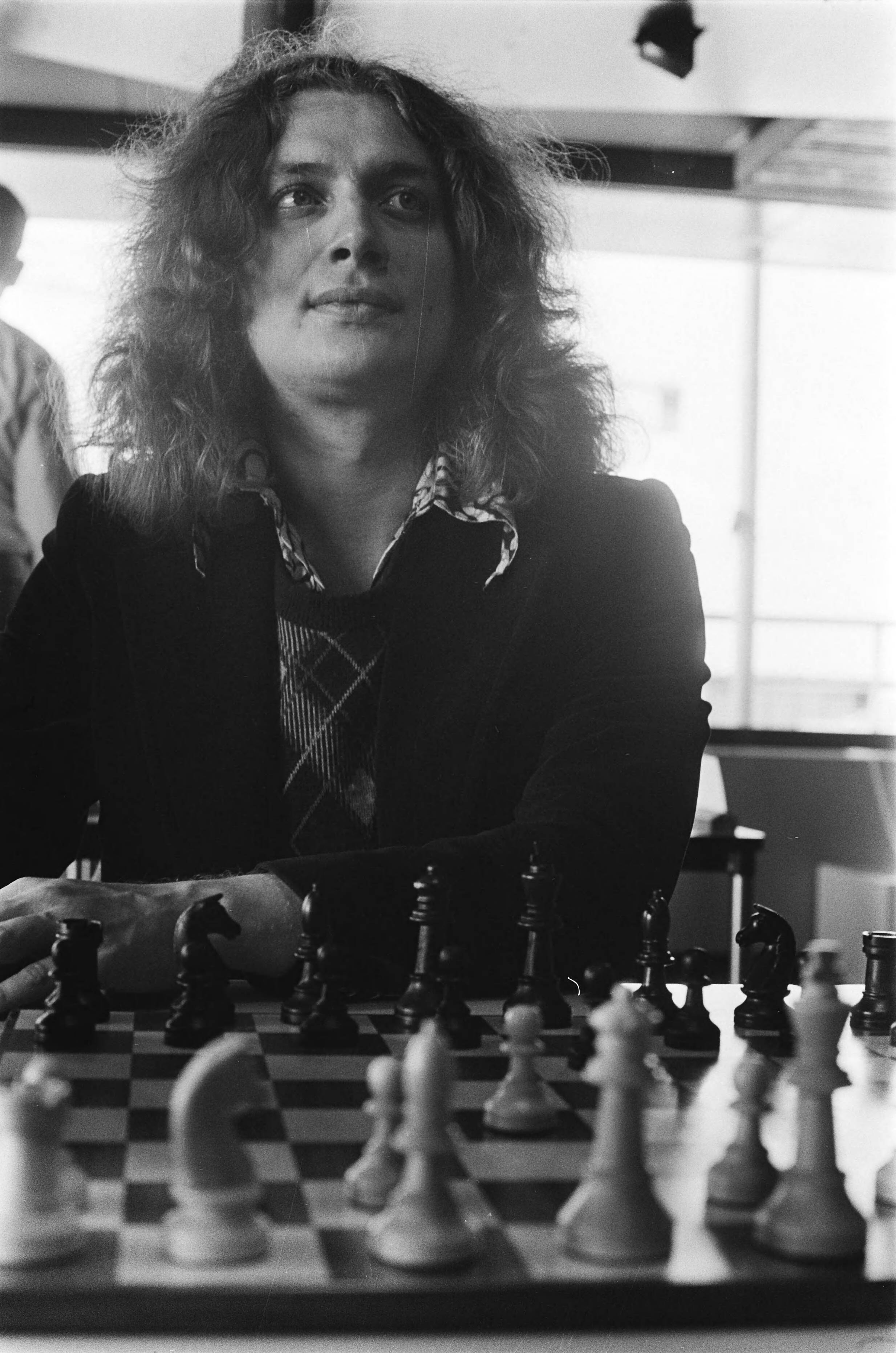 Fotocollectie Anefo — Nederlandse kampioenschap schaken, Leeuwarden; Timman in actie — Foto: Verhoeff, Bert / Anefo. Licentie: Set B: Rechtenvrij / Publiek Domein. Bron: Nationaal Archief. http://hdl.handle.net/10648/acb0ac84-d0b4-102d-bcf8-003048976d84
