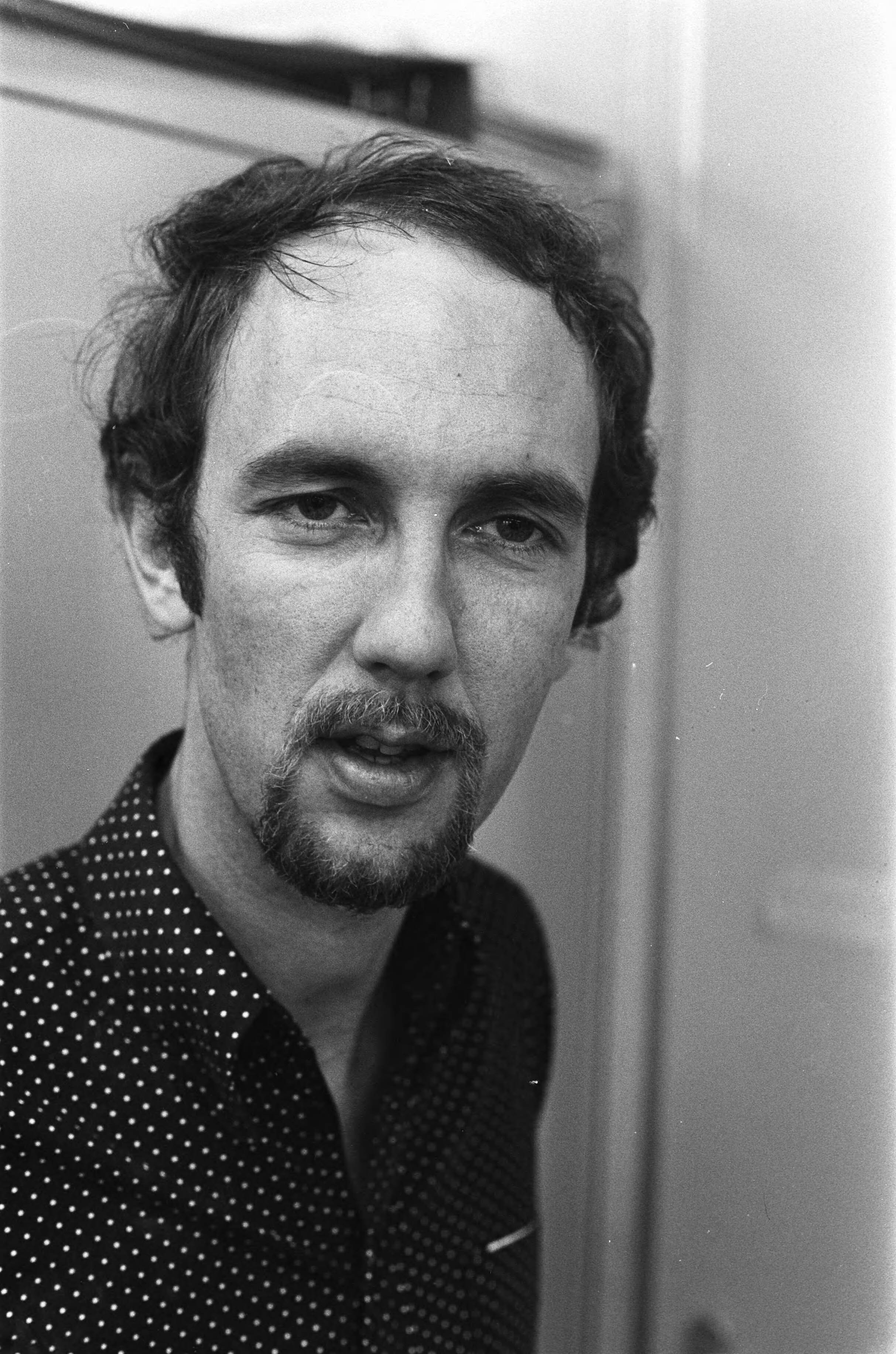 Fotocollectie Anefo — Hoofdkantoor NVSH bezet door aanhangers nieuw hoofdbestuu r in Den Haag ; nieuwe voorzitter John Tiggelman (kop) — Foto: Verhoeff, Bert / Anefo. Licentie: Set B: Rechtenvrij / Publiek Domein. Bron: Nationaal Archief. http://hdl.handle.net/10648/ac55eeca-d0b4-102d-bcf8-003048976d84
