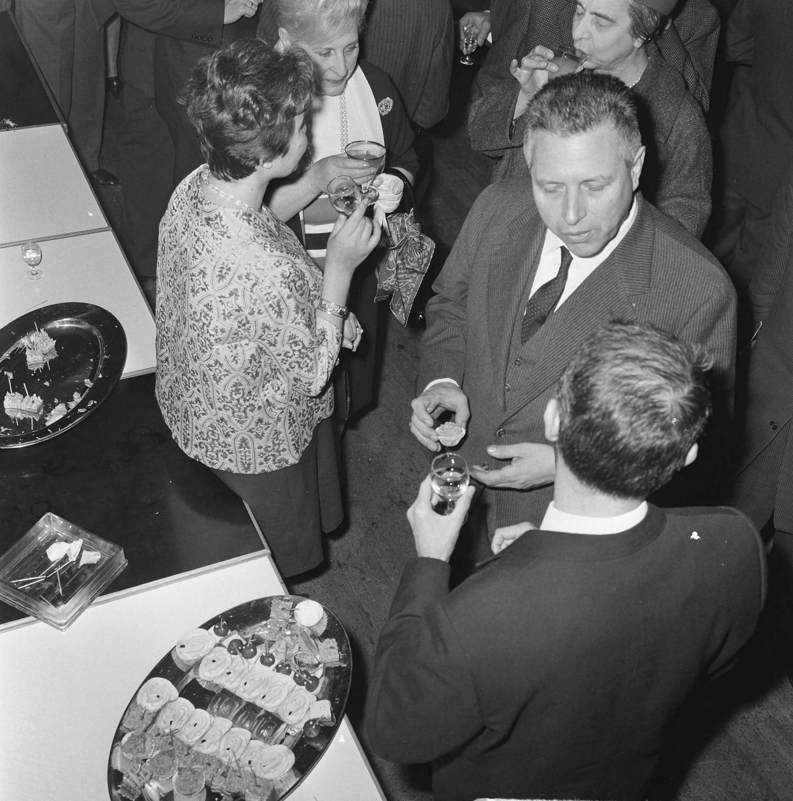 Fotocollectie Anefo — Opdracht Congresgebouw gemeente Den Haag , reportage — Foto: Nijs, Jac. de / Anefo. Licentie: Set B: Rechtenvrij / Publiek Domein. Bron: Nationaal Archief. http://hdl.handle.net/10648/aa638af0-d0b4-102d-bcf8-003048976d84