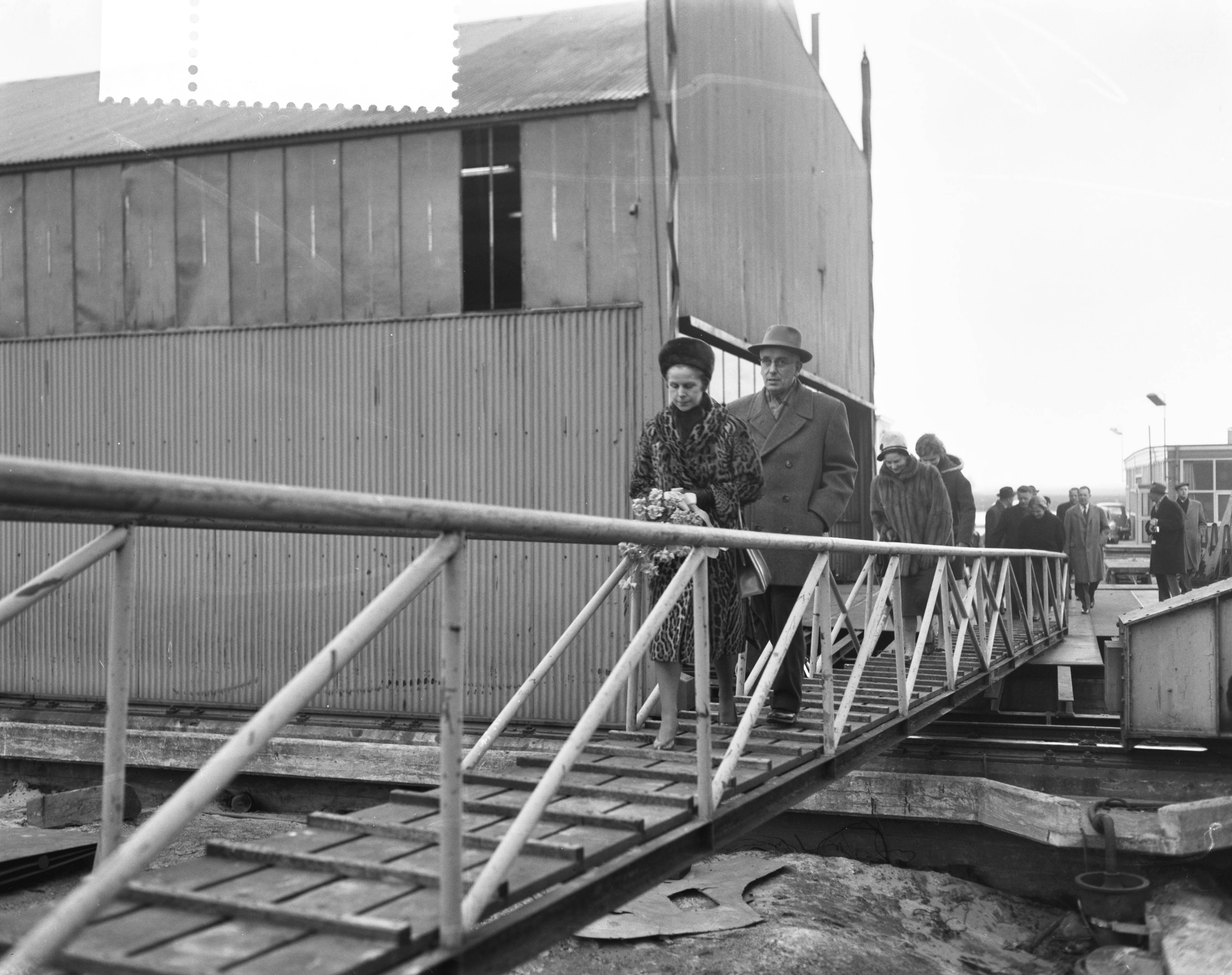 Fotocollectie Anefo — Tewaterlating m.s. "Lis Frellsen" bij de N.V. Zaanlandsche Scheepbouw Maatschappij — Foto: Bilsen, Joop van / Anefo. Licentie: Set B: Rechtenvrij / Publiek Domein. Bron: Nationaal Archief. http://hdl.handle.net/10648/a9fb1d26-d0b4-102d-bcf8-003048976d84