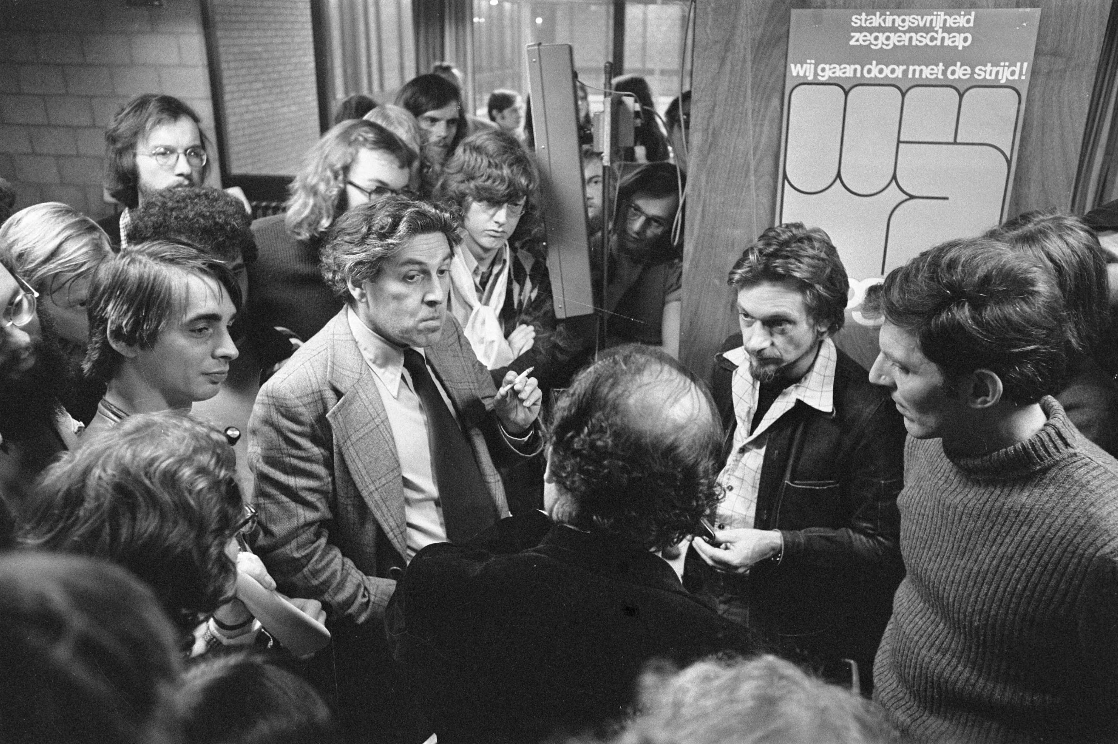 Fotocollectie Anefo — PSP-congres in Utrecht; nr. 31, 32 Van de Spek (l) en Van de Lek (r) — Foto: Verhoeff, Bert / Anefo. Licentie: Set B: Rechtenvrij / Publiek Domein. Bron: Nationaal Archief. http://hdl.handle.net/10648/ac5b5478-d0b4-102d-bcf8-003048976d84