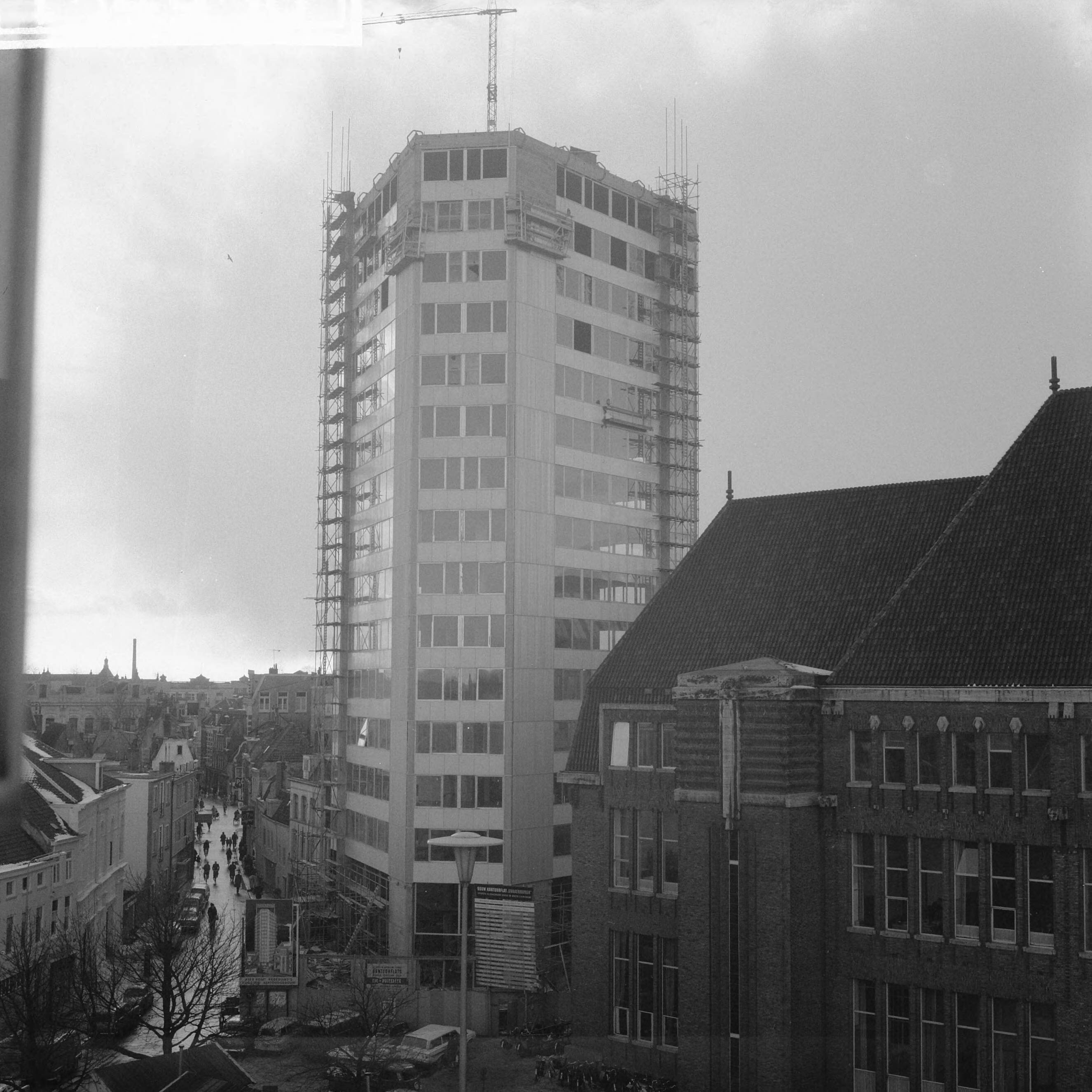 Fotocollectie Anefo — Nieuwe torenflat in Utrecht — Foto: Koch, Eric / Anefo. Licentie: Set B: Rechtenvrij / Publiek Domein. Bron: Nationaal Archief. http://hdl.handle.net/10648/a9f7dca6-d0b4-102d-bcf8-003048976d84