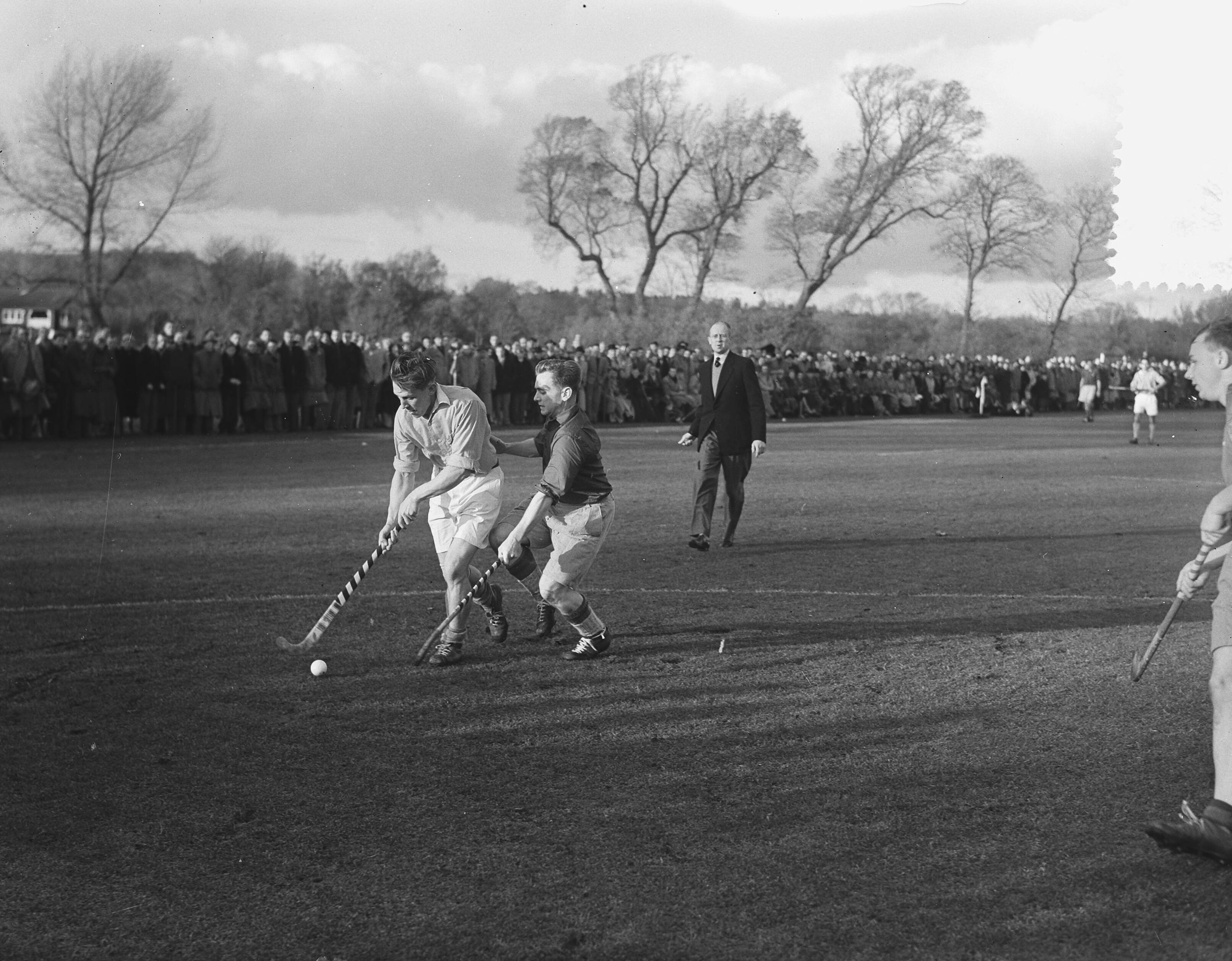 Fotocollectie Anefo — Hockey. BMHC tegen HHYC 2-1. Spelmoment — Foto: Duinen, H. van / Anefo. Licentie: Set B: Rechtenvrij / Publiek Domein. Bron: Nationaal Archief. http://hdl.handle.net/10648/a92ce1ea-d0b4-102d-bcf8-003048976d84