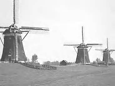 Fotocollectie Rijksvoorlichtingsdienst Eigen — Molengang van een drietal molens van de Nieuwe Driemanspolder te Leidschendam — Foto: Schuurman, Ralph L. / RVD. Licentie: Set B: Rechtenvrij / Publiek Domein. Bron: Nationaal Archief. http://hdl.handle.net/10648/af73aed0-d0b4-102d-bcf8-003048976d84