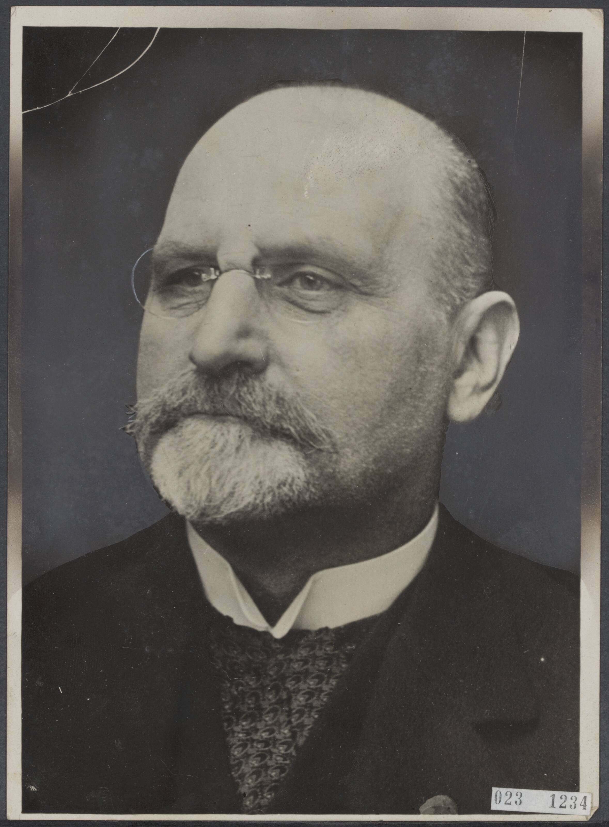 Fotocollectie Elsevier Binnenland — K. Brants, hoofdinspecteur Lager Onderwijs te Haarlem — Foto: Fotopersbureau "Holland". Licentie: Set B: Rechtenvrij / Publiek Domein. Bron: Nationaal Archief. http://hdl.handle.net/10648/add66626-d0b4-102d-bcf8-003048976d84