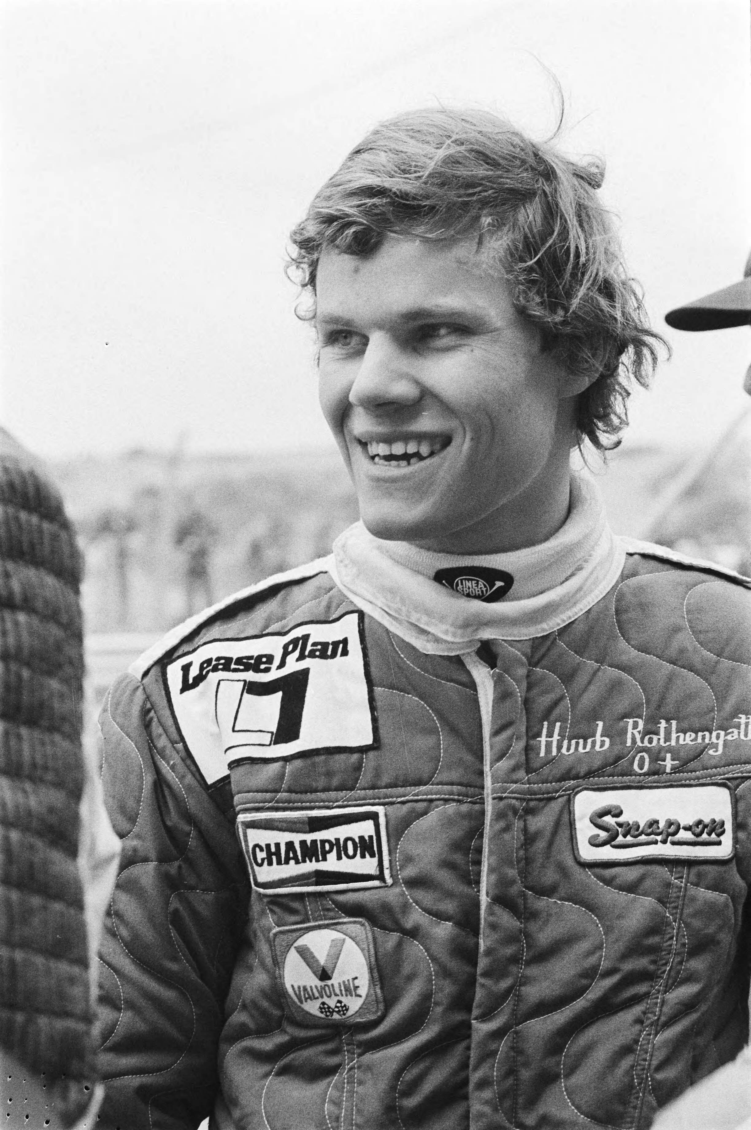 Paasraces Zandvoort 1977 — Huub Rothengatter — Foto: Suyk, Koen / Anefo. Licentie: Set B: Rechtenvrij / Publiek Domein. Bron: Nationaal Archief. http://hdl.handle.net/10648/ac99749c-d0b4-102d-bcf8-003048976d84