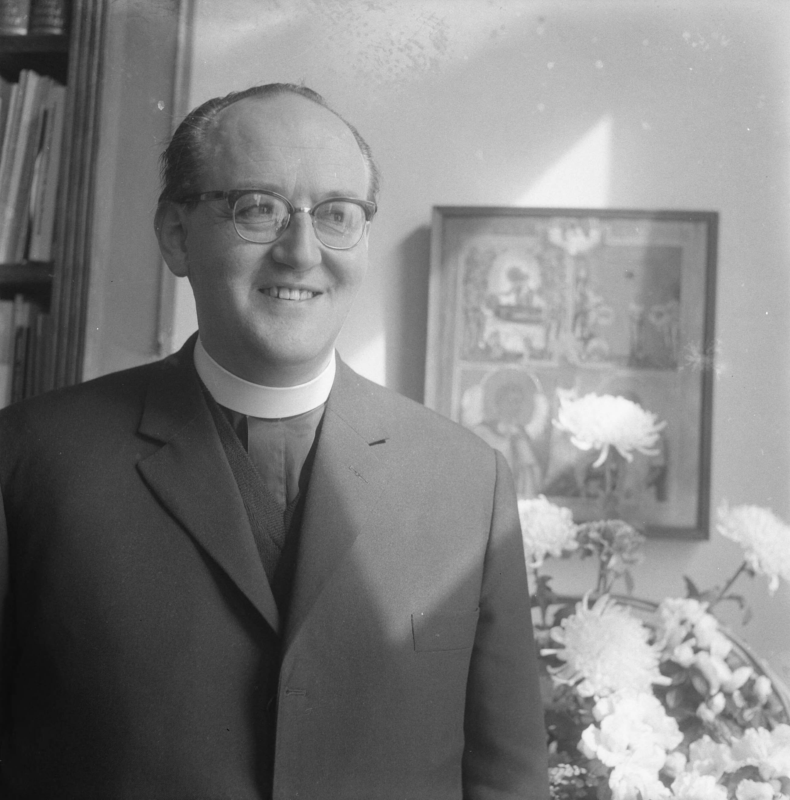 Fotocollectie Anefo — De nieuwe bisschop van Breda, mgr. G.H. de Vet — Foto: Nijs, Jac. de / Anefo. Licentie: Set B: Rechtenvrij / Publiek Domein. Bron: Nationaal Archief. http://hdl.handle.net/10648/a9fed1b4-d0b4-102d-bcf8-003048976d84