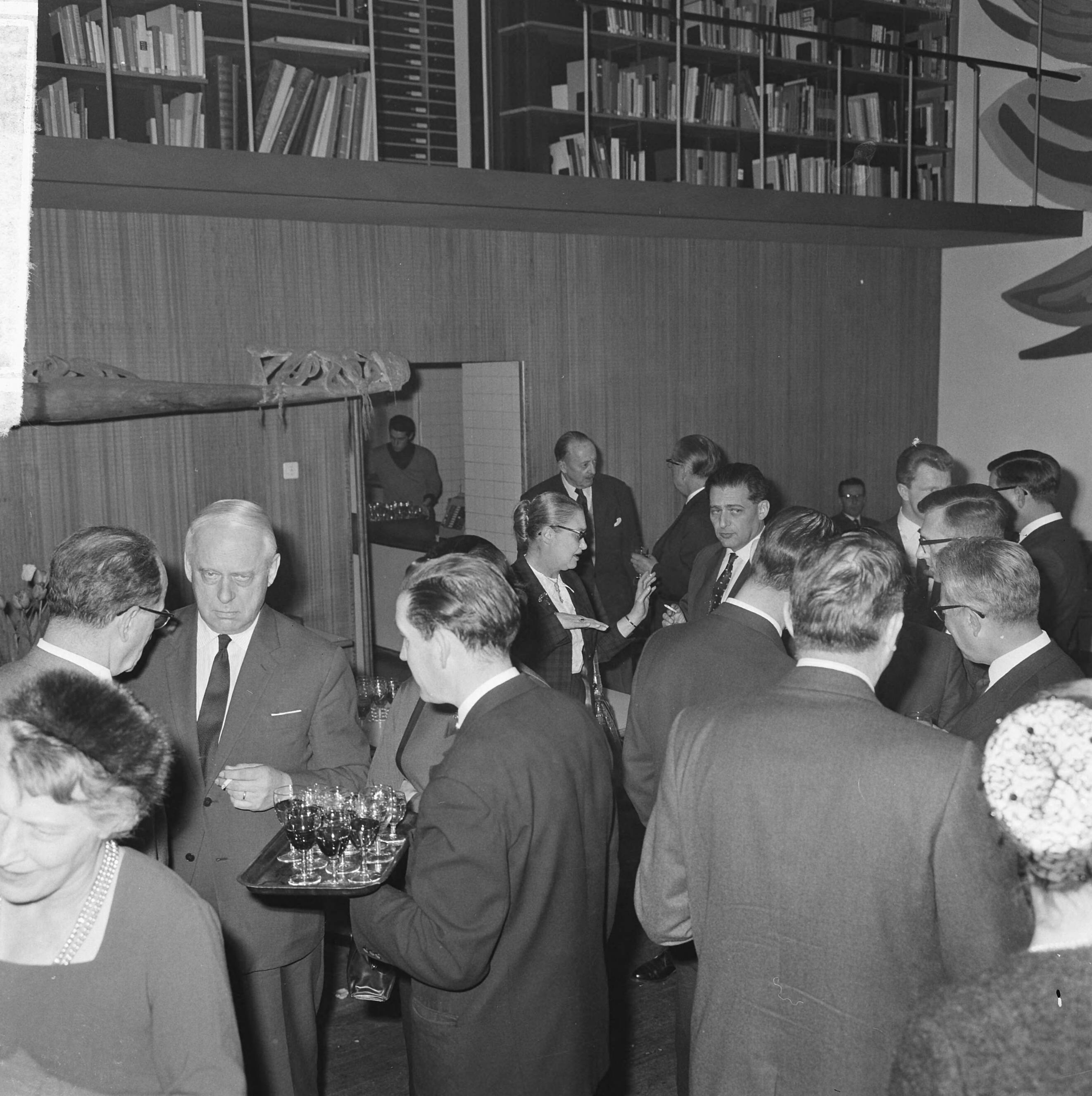 Fotocollectie Anefo — Opdracht Congresgebouw gemeente Den Haag , reportage — Foto: Nijs, Jac. de / Anefo. Licentie: Set B: Rechtenvrij / Publiek Domein. Bron: Nationaal Archief. http://hdl.handle.net/10648/aa638726-d0b4-102d-bcf8-003048976d84