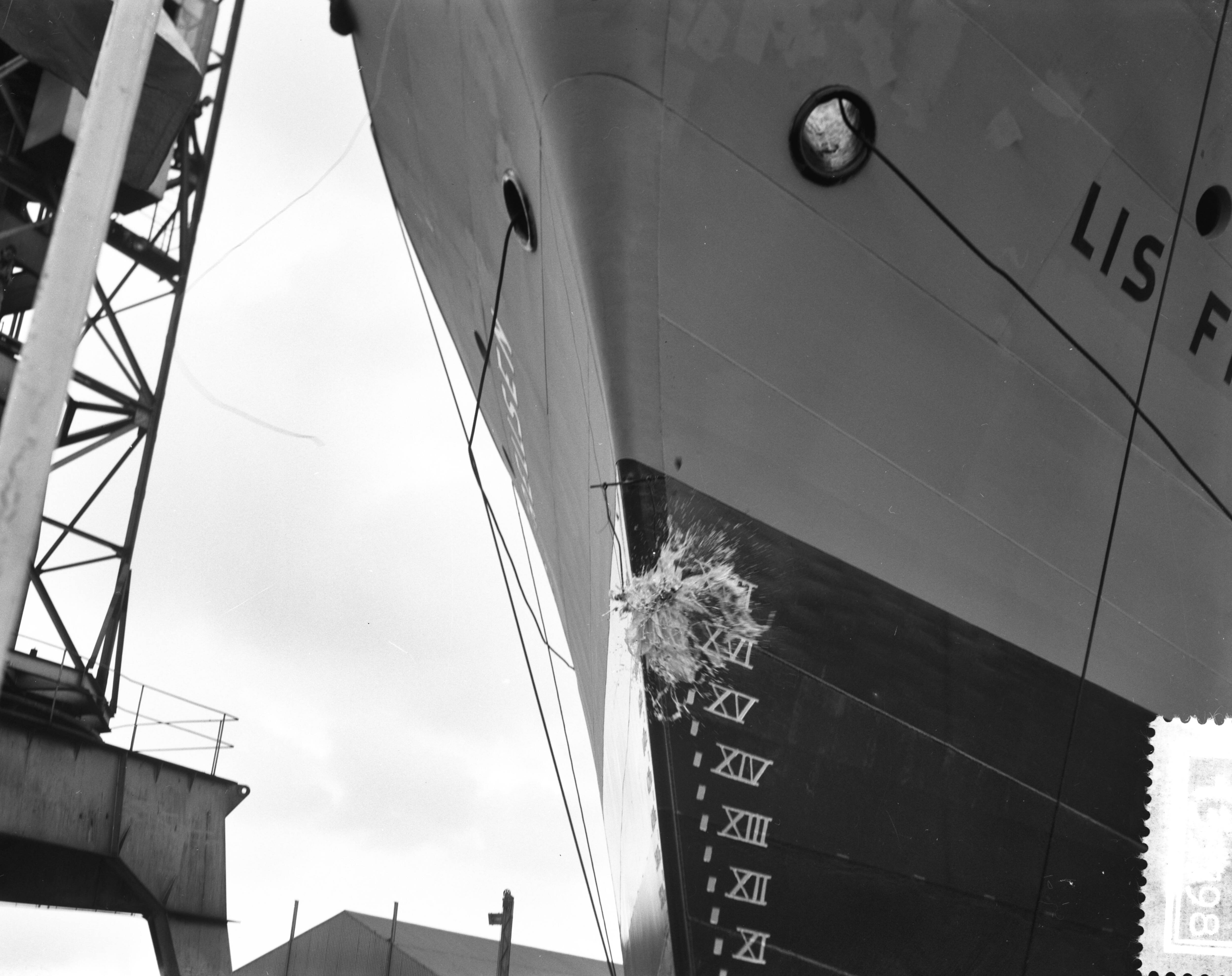 Fotocollectie Anefo — Tewaterlating m.s. "Lis Frellsen" bij de Zaanlandse Scheepbouw Maatschappij — Foto: Bilsen, Joop van / Anefo. Licentie: Set B: Rechtenvrij / Publiek Domein. Bron: Nationaal Archief. http://hdl.handle.net/10648/a9fb1a92-d0b4-102d-bcf8-003048976d84