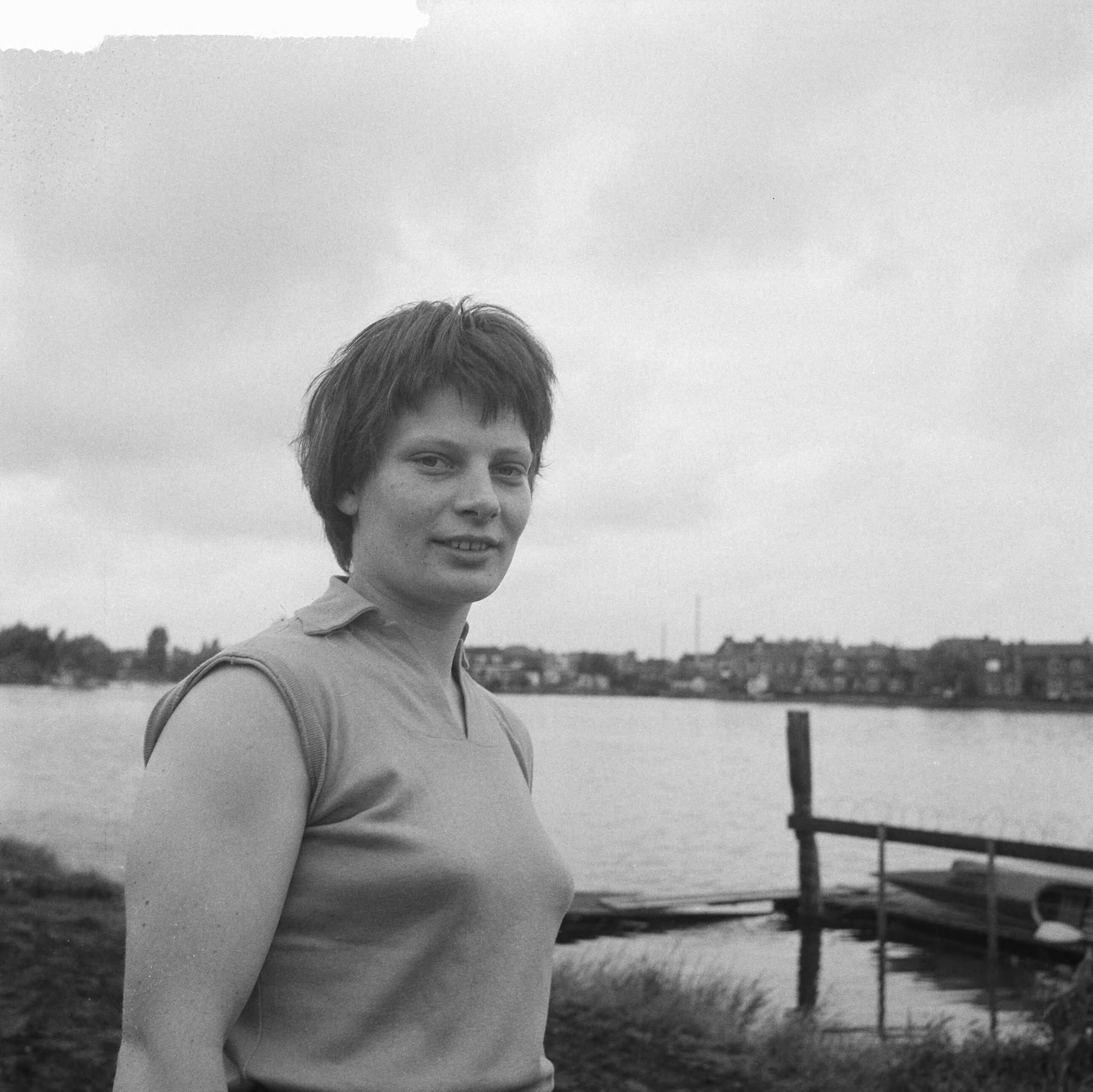 Fotocollectie Anefo — Kanowedstrijd Nederland tegen West-Duitsland. Joek Jansen — Foto: Nijs, Jac. de / Anefo. Licentie: Set B: Rechtenvrij / Publiek Domein. Bron: Nationaal Archief. http://hdl.handle.net/10648/a9d8fbc4-d0b4-102d-bcf8-003048976d84