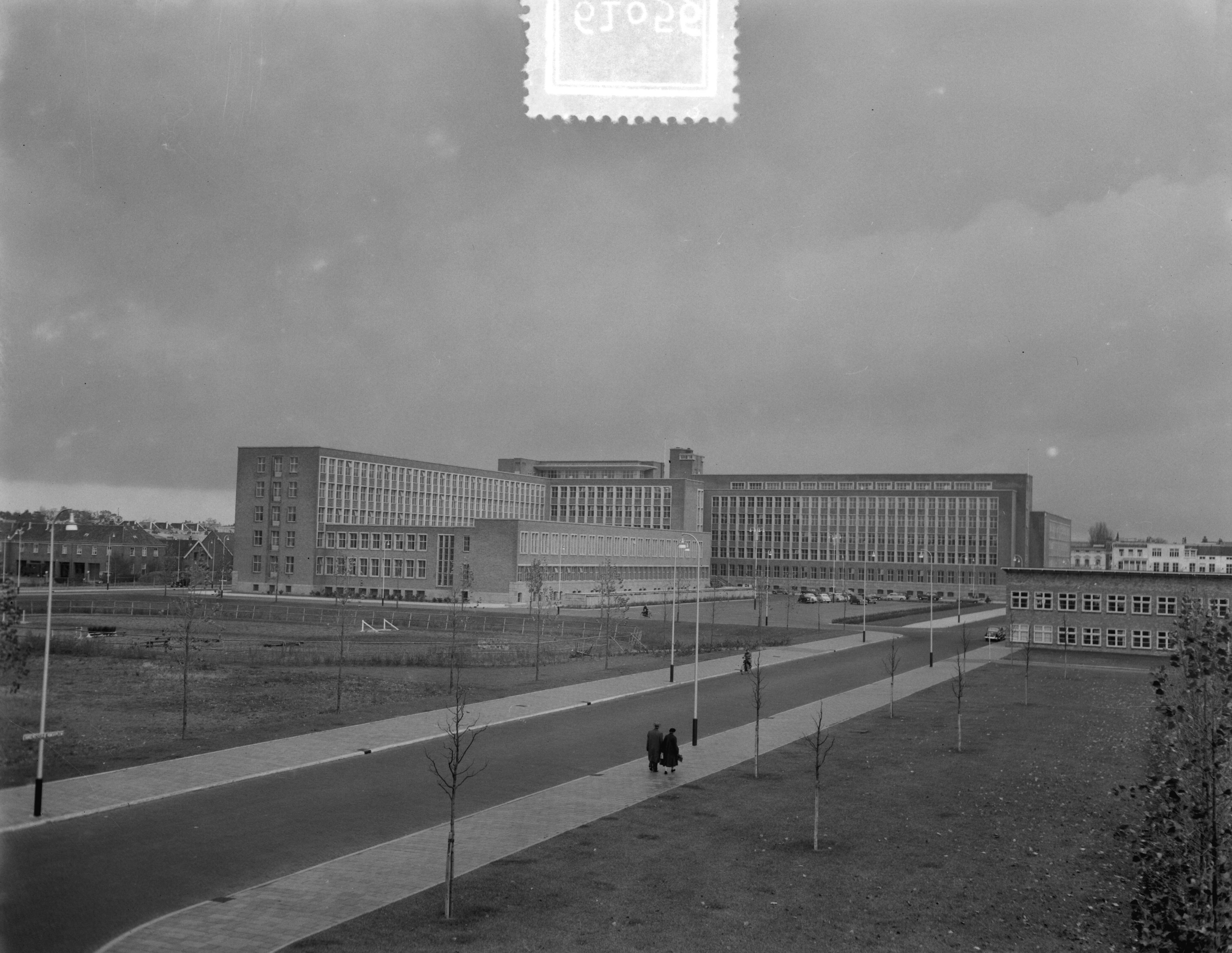 Fotocollectie Anefo — Nieuwe stadhuis in Den Haag — Foto: Duinen, G.W. van / Anefo. Licentie: Set B: Rechtenvrij / Publiek Domein. Bron: Nationaal Archief. http://hdl.handle.net/10648/a9174bd2-d0b4-102d-bcf8-003048976d84