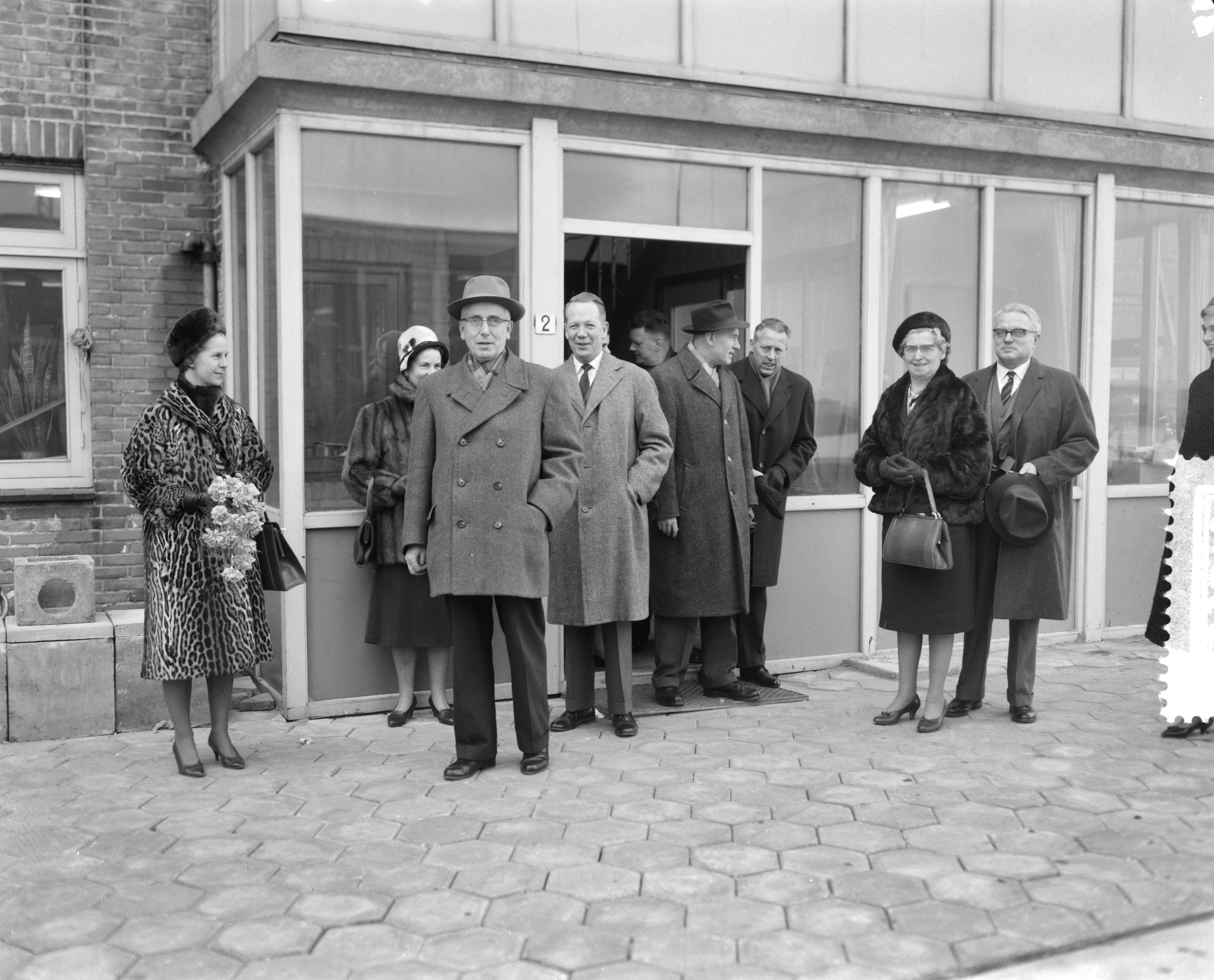 Fotocollectie Anefo — Tewaterlating m.s. "Lis Frellsen" bij de N.V. Zaanlandsche Scheepbouw Maatschappij — Foto: Bilsen, Joop van / Anefo. Licentie: Set B: Rechtenvrij / Publiek Domein. Bron: Nationaal Archief. http://hdl.handle.net/10648/a9fb2528-d0b4-102d-bcf8-003048976d84