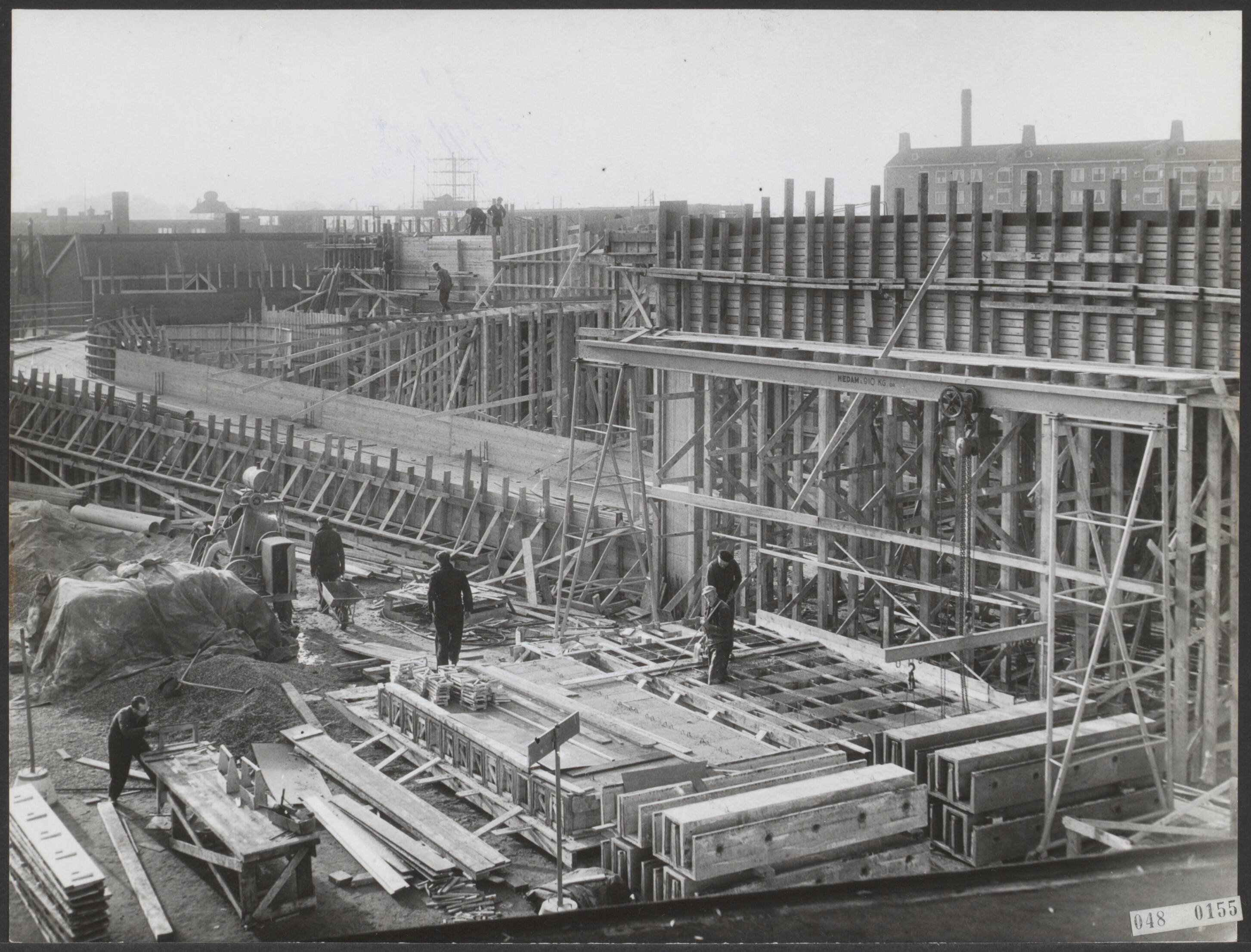Fotocollectie Elsevier Binnenland — Bouw Marijkehal op het Jaarbeursterrein aan de Croeselaan te Utrecht. In het voorjaar, wanneer de voorjaarsbeurs wrodt geopend hoopt men deze hal, die een oppervlakte van 5760 m2 zal bestrijken met bijbouw gereed te hebben en in gebruik te nemen — Foto: Fotograaf Onbekend / Anefo. Licentie: Set B: Rechtenvrij / Publiek Domein. Bron: Nationaal Archief. http://hdl.handle.net/10648/ae00ed38-d0b4-102d-bcf8-003048976d84