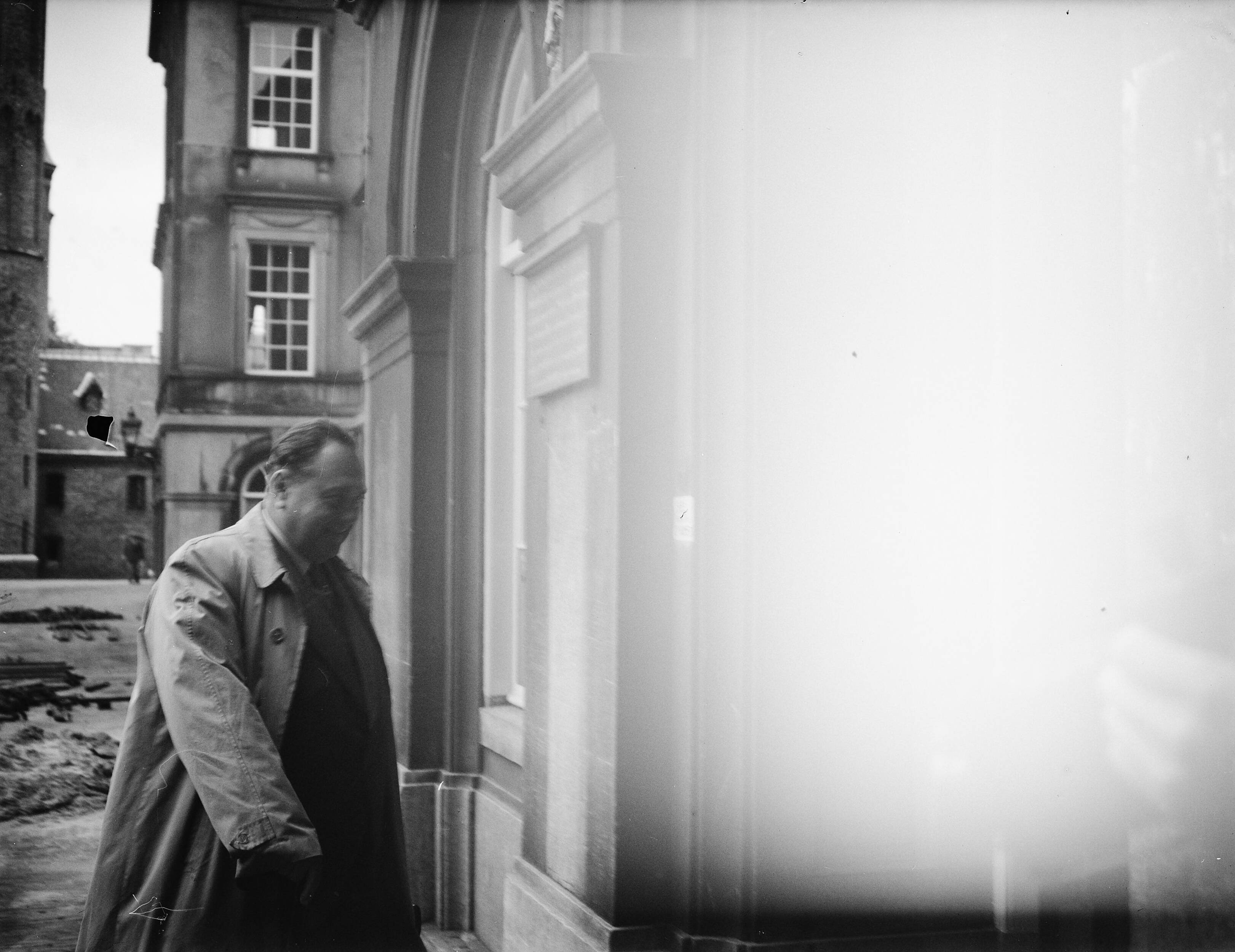 Fotocollectie Anefo — Dr. F. Kersten voor de Enquete-commissie Den Haag — Foto: Steenkamp, […] / Anefo. Licentie: Set B: Rechtenvrij / Publiek Domein. Bron: Nationaal Archief. http://hdl.handle.net/10648/a8bd05aa-d0b4-102d-bcf8-003048976d84