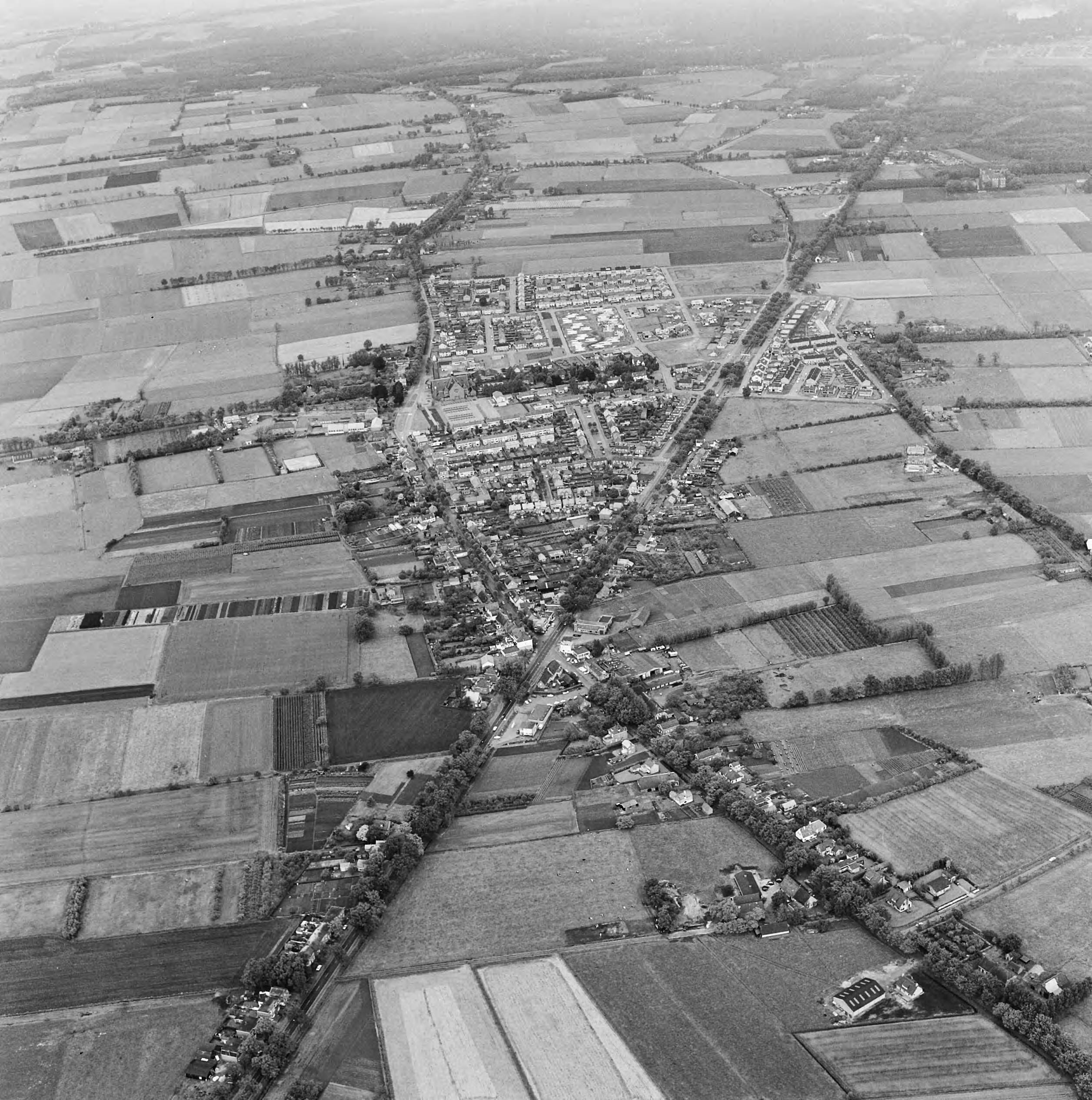 Fotocollectie Nederlandse Heidemaatschappij — Luchtopname. Teteringen — Foto: Fotograaf Onbekend / Heidemij. Licentie: Set B: Rechtenvrij / Publiek Domein. Bron: Nationaal Archief. http://hdl.handle.net/10648/ae501552-d0b4-102d-bcf8-003048976d84
