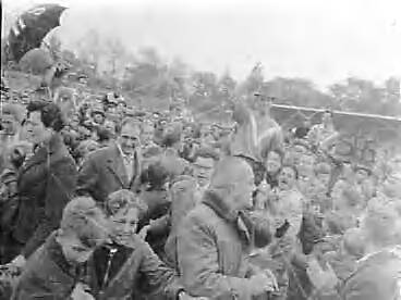 Fotocollectie Anefo — Voetbal. SHS tegen Volewijckers 4-1. SHS kampioen eerste divisie B. — Foto: Behrens, Herbert F. / Anefo. Licentie: Set B: Rechtenvrij / Publiek Domein. Bron: Nationaal Archief. http://hdl.handle.net/10648/a97ccc6e-d0b4-102d-bcf8-003048976d84